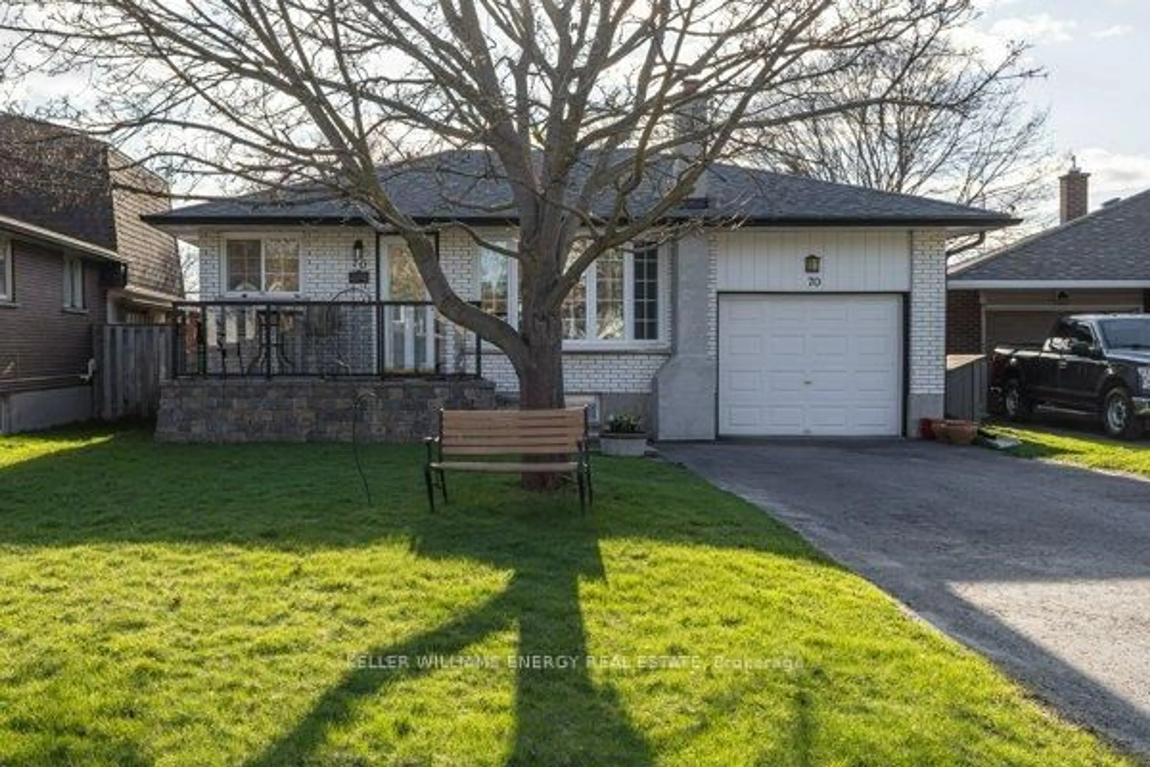 Unknown for 70 Oriole Crt, Oshawa Ontario L1H 6Y5