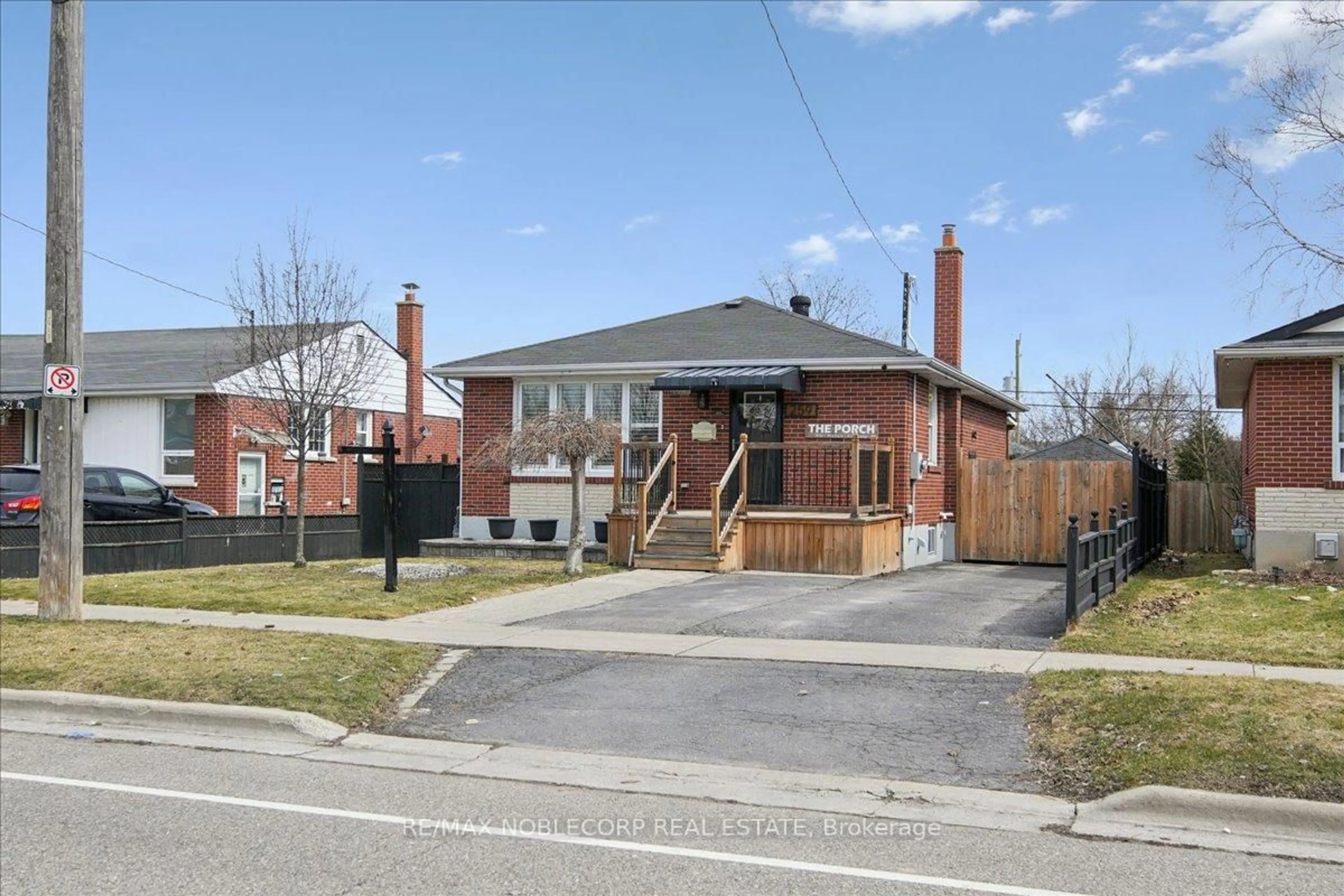 Home with brick exterior material, street for 259 Farewell St, Oshawa Ontario L1H 6L8