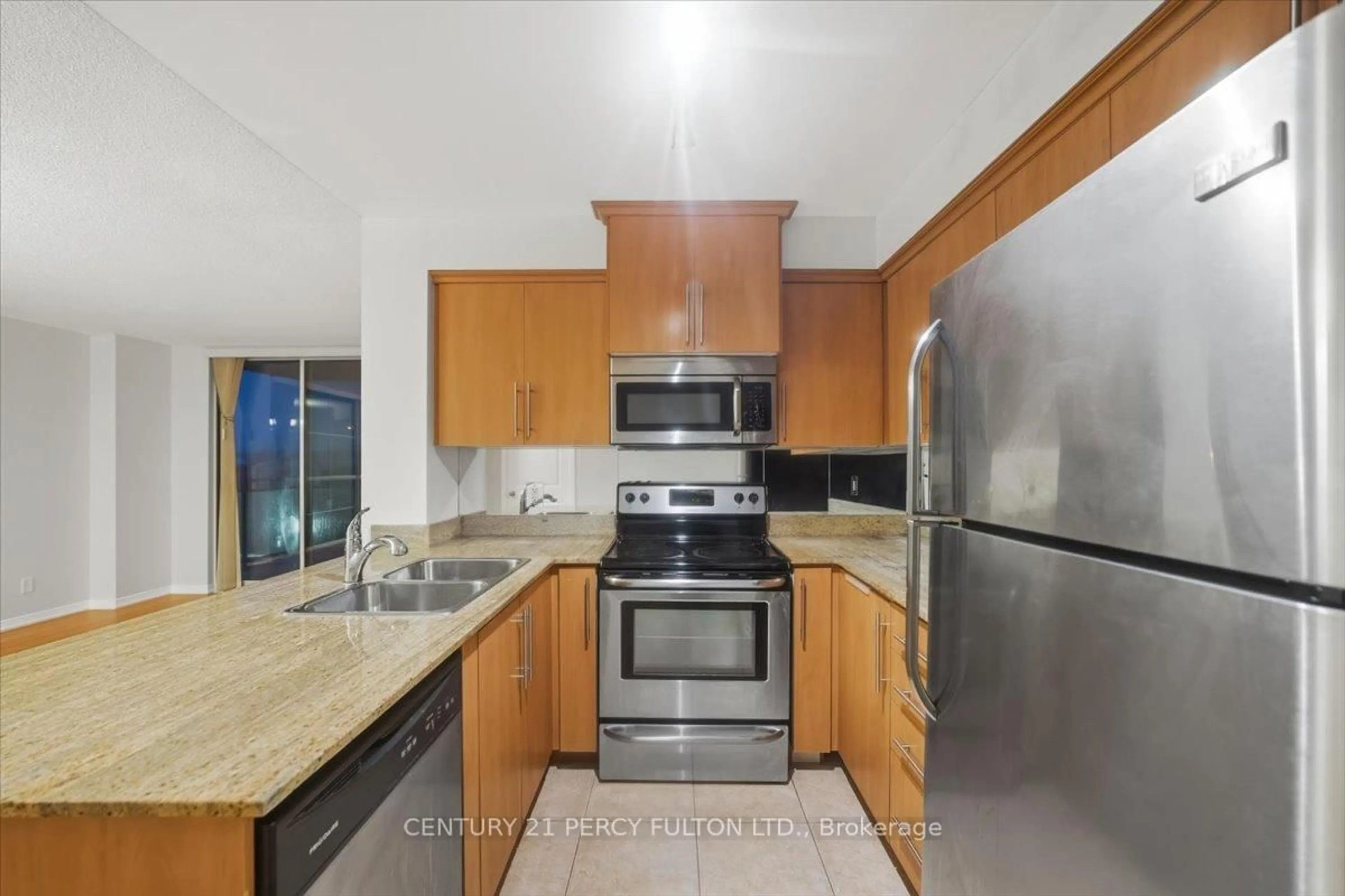 Standard kitchen, unknown for 6 Rosebank Dr #2C, Toronto Ontario M1B 0A1