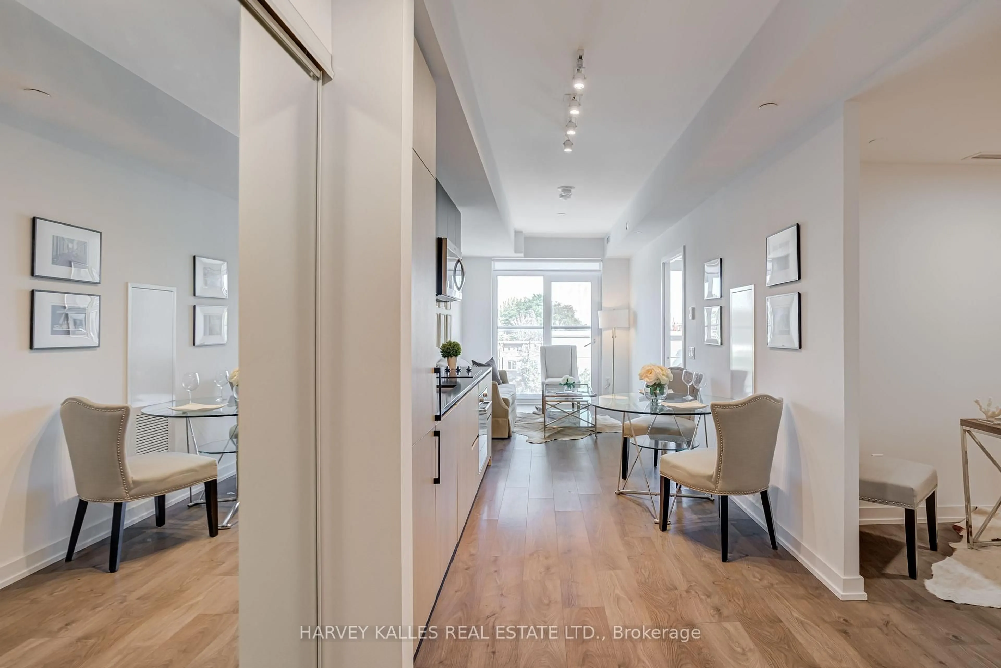 Indoor entryway for 150 Logan Ave #541, Toronto Ontario M4M 0E4