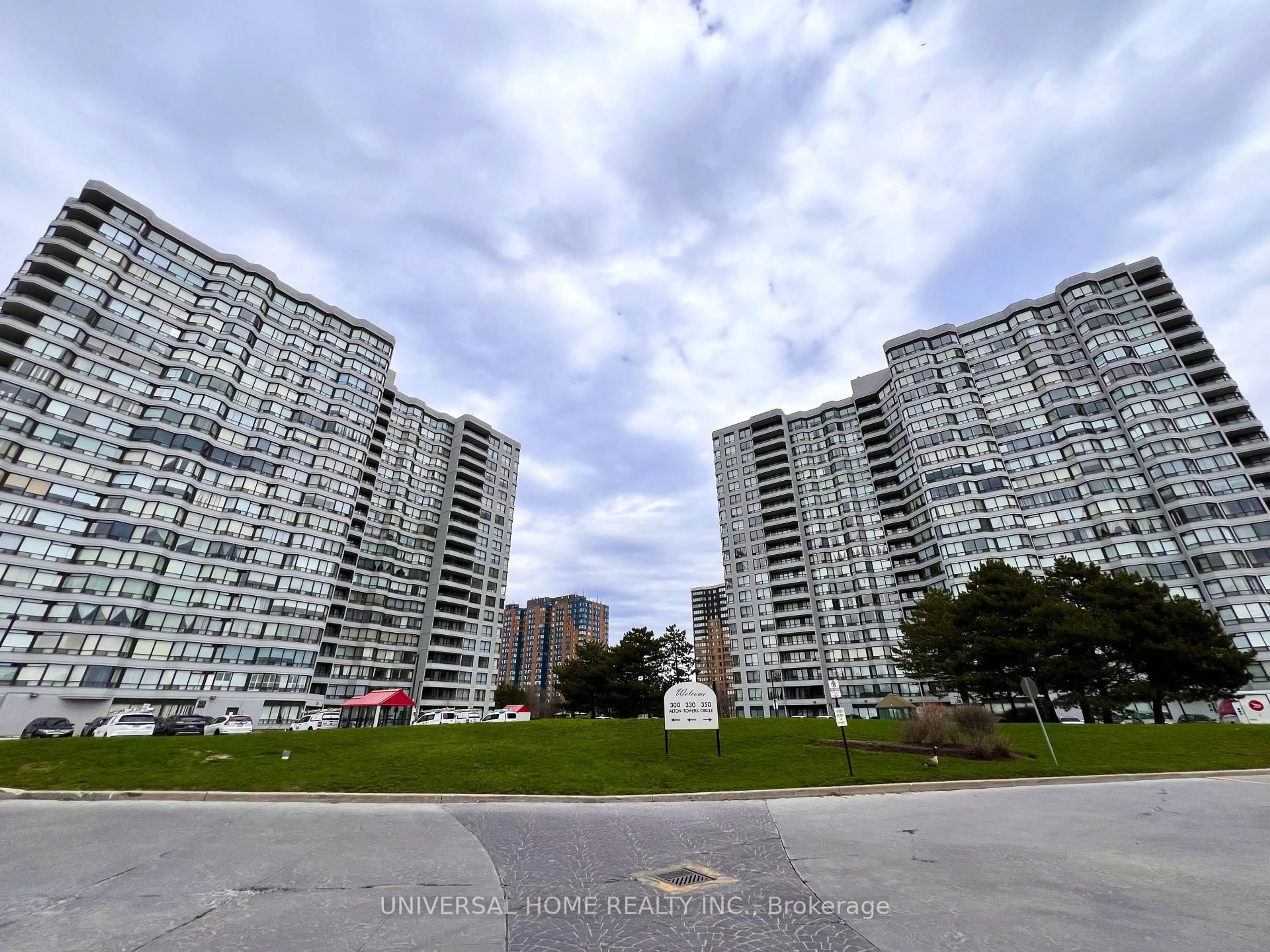 A pic from outside/outdoor area/front of a property/back of a property/a pic from drone, city buildings view from balcony for 350 Alton Towers Circ #705, Toronto Ontario M1V 5E3