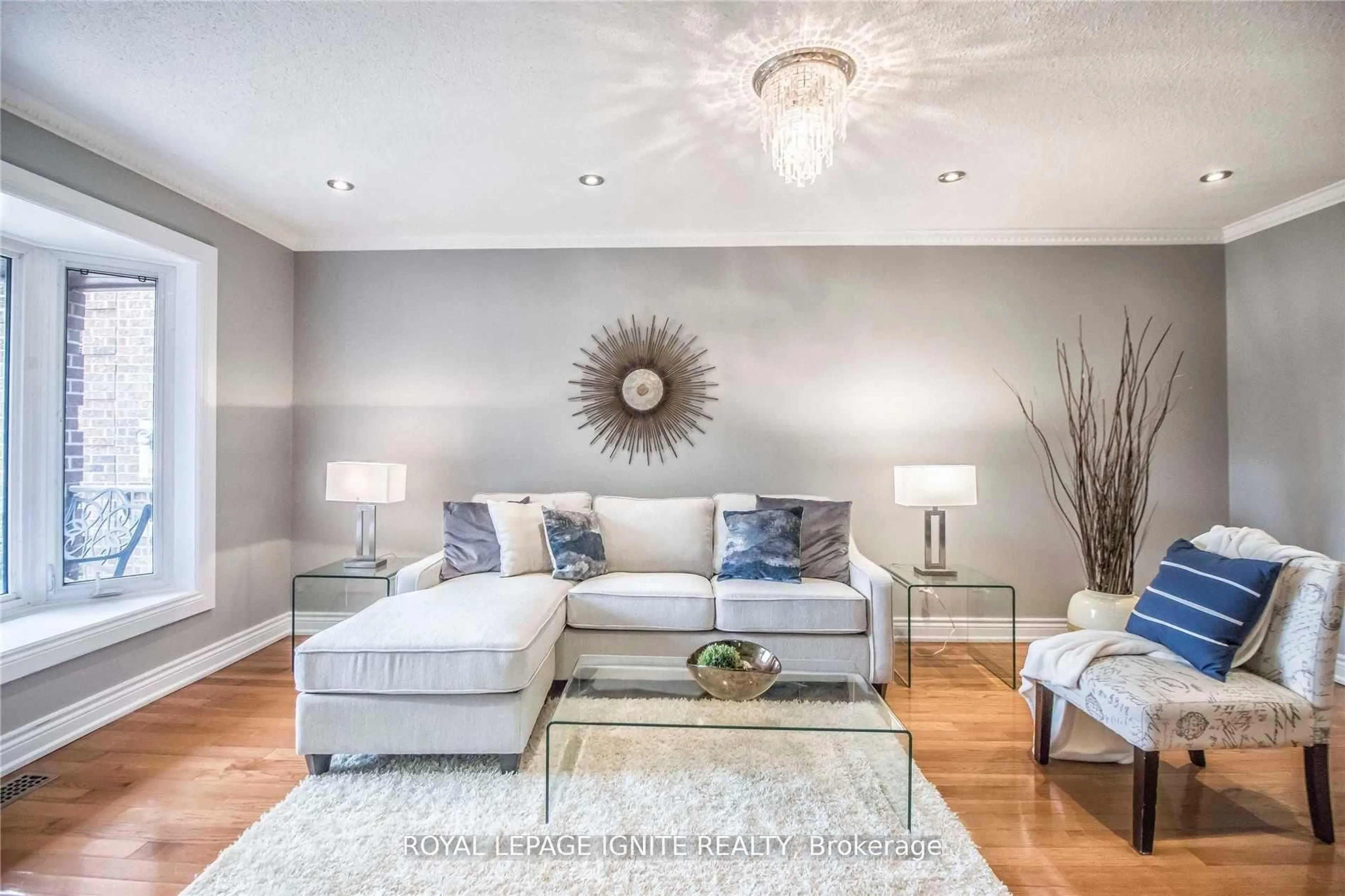 Living room with furniture, unknown for 11 Carisbrooke Sq, Toronto Ontario M1B 4M2
