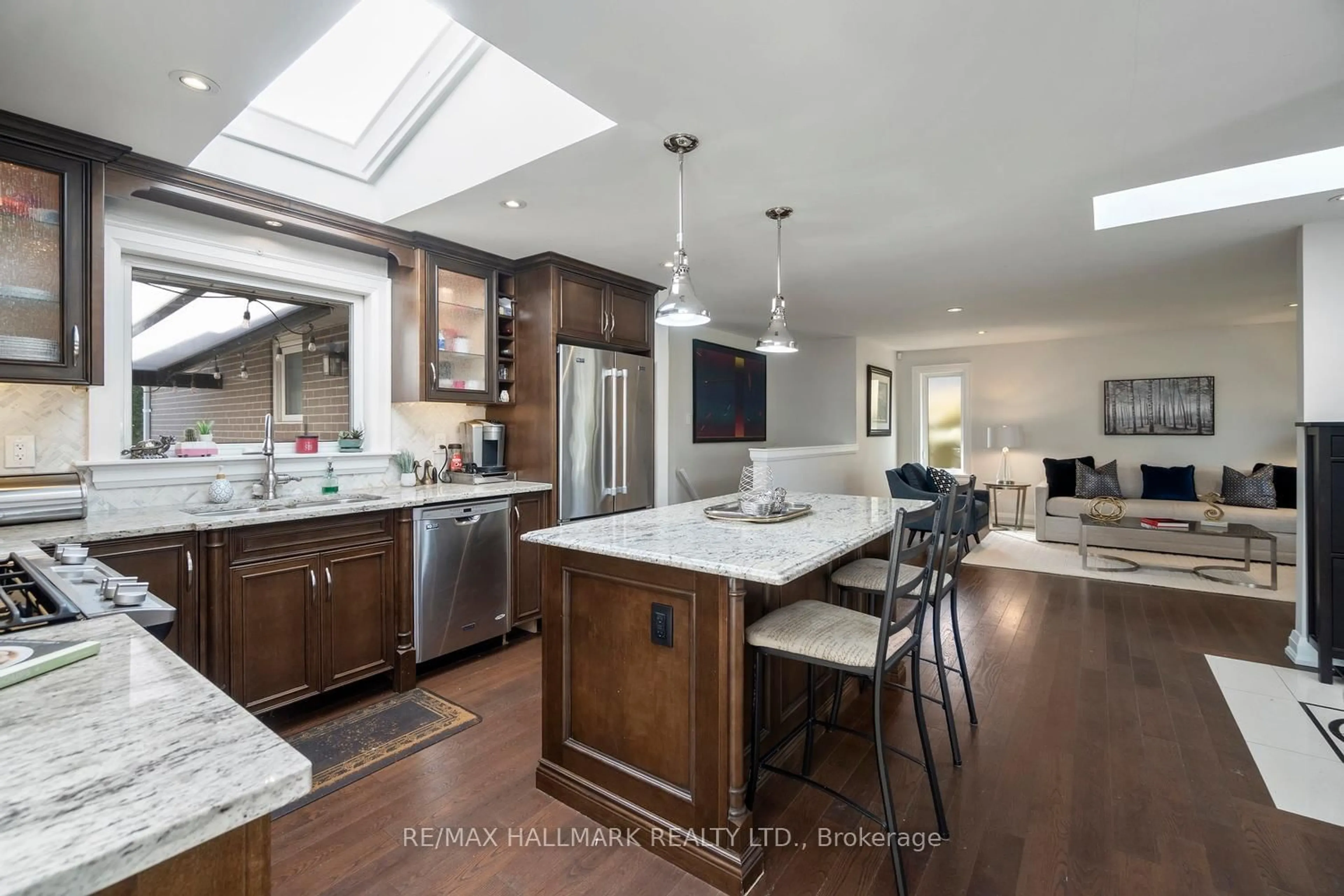 Open concept kitchen, ceramic/tile floor for 37 Lewin Cres, Ajax Ontario L1S 3A2