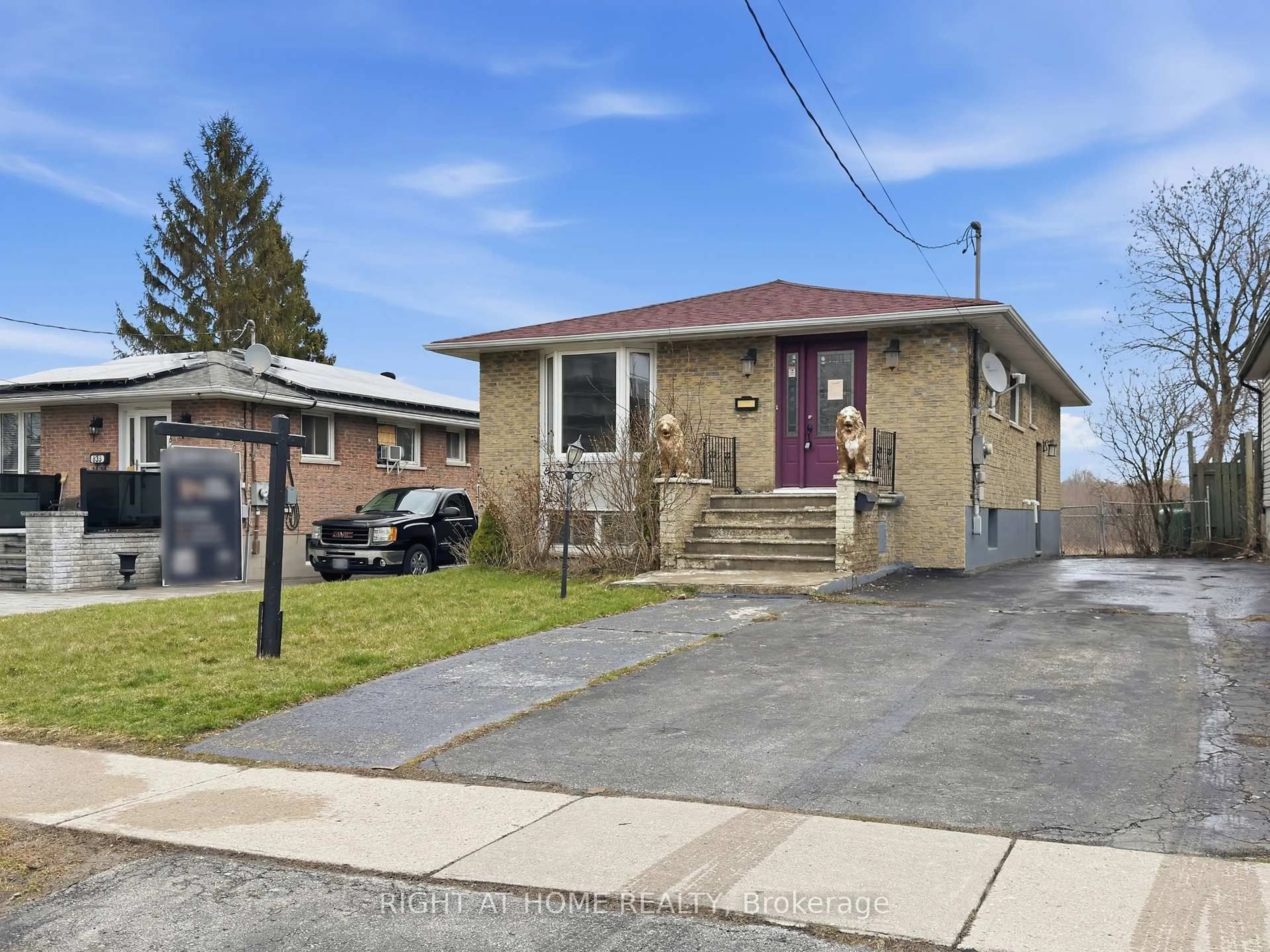 Unknown for 839 Glen St, Oshawa Ontario L1J 3T9