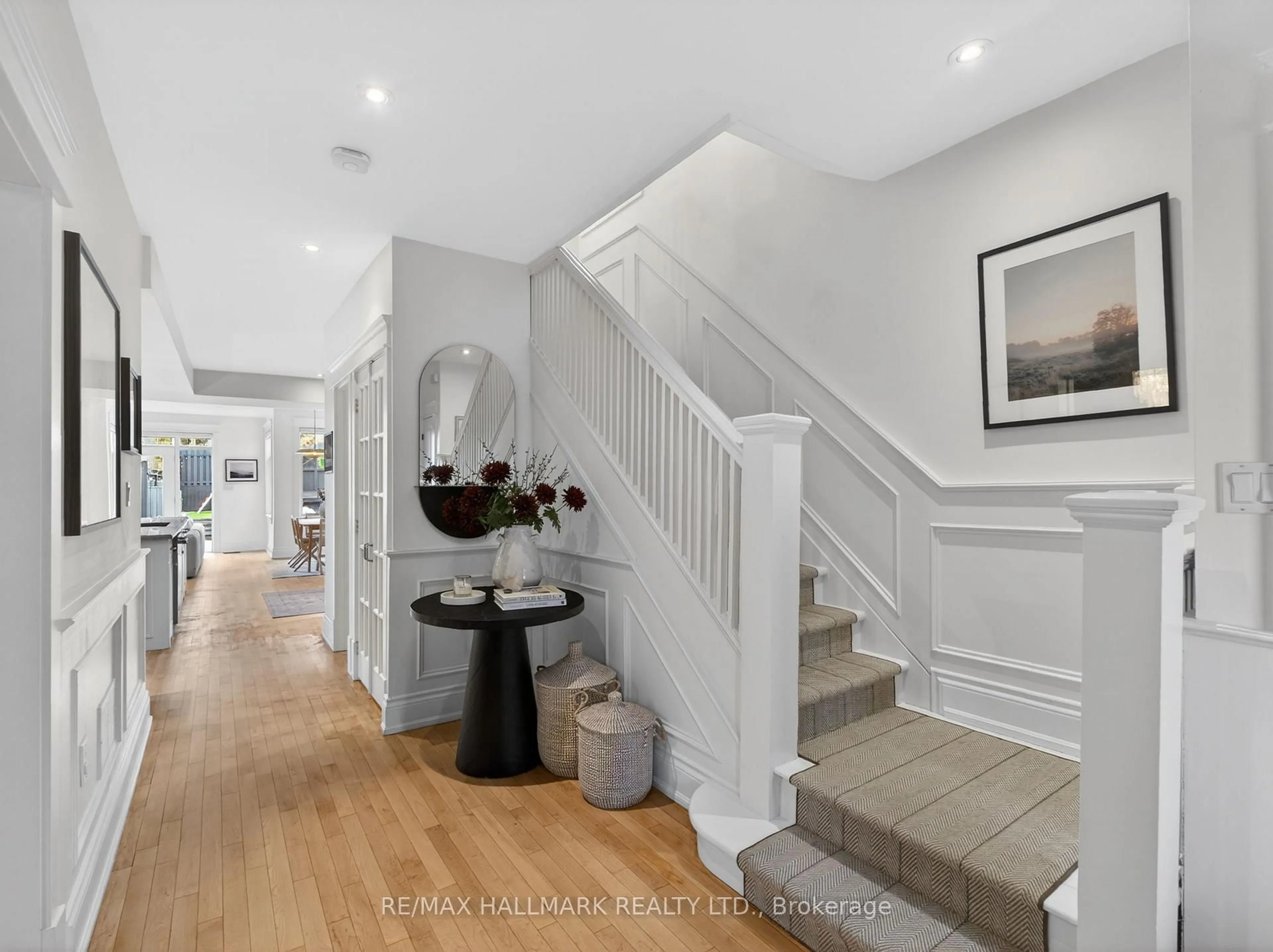 Indoor entryway for 88 Neville Park Blvd, Toronto Ontario M4E 3P8