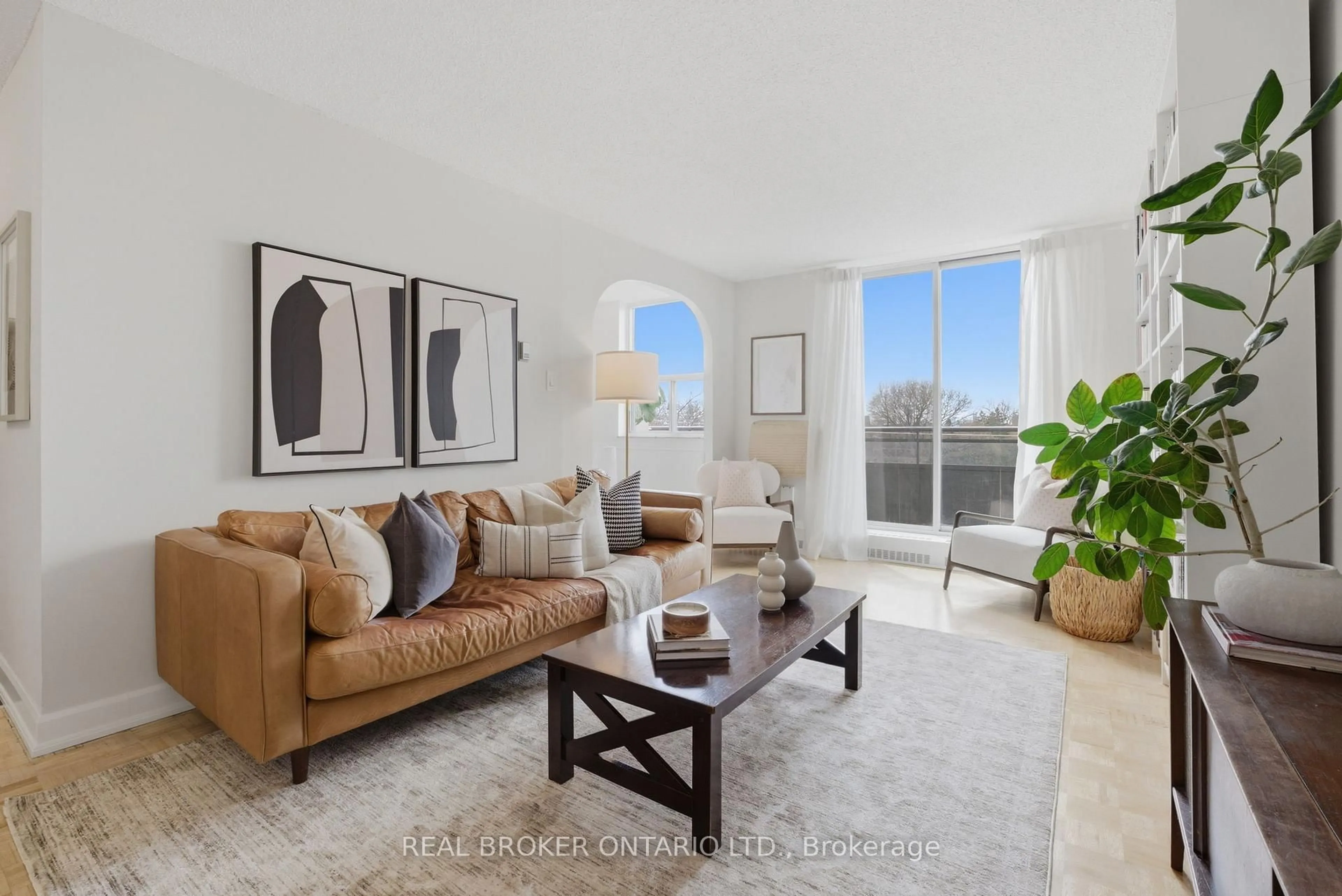 Living room with furniture, unknown for 1071 Woodbine Ave #306, Toronto Ontario M4C 4C2