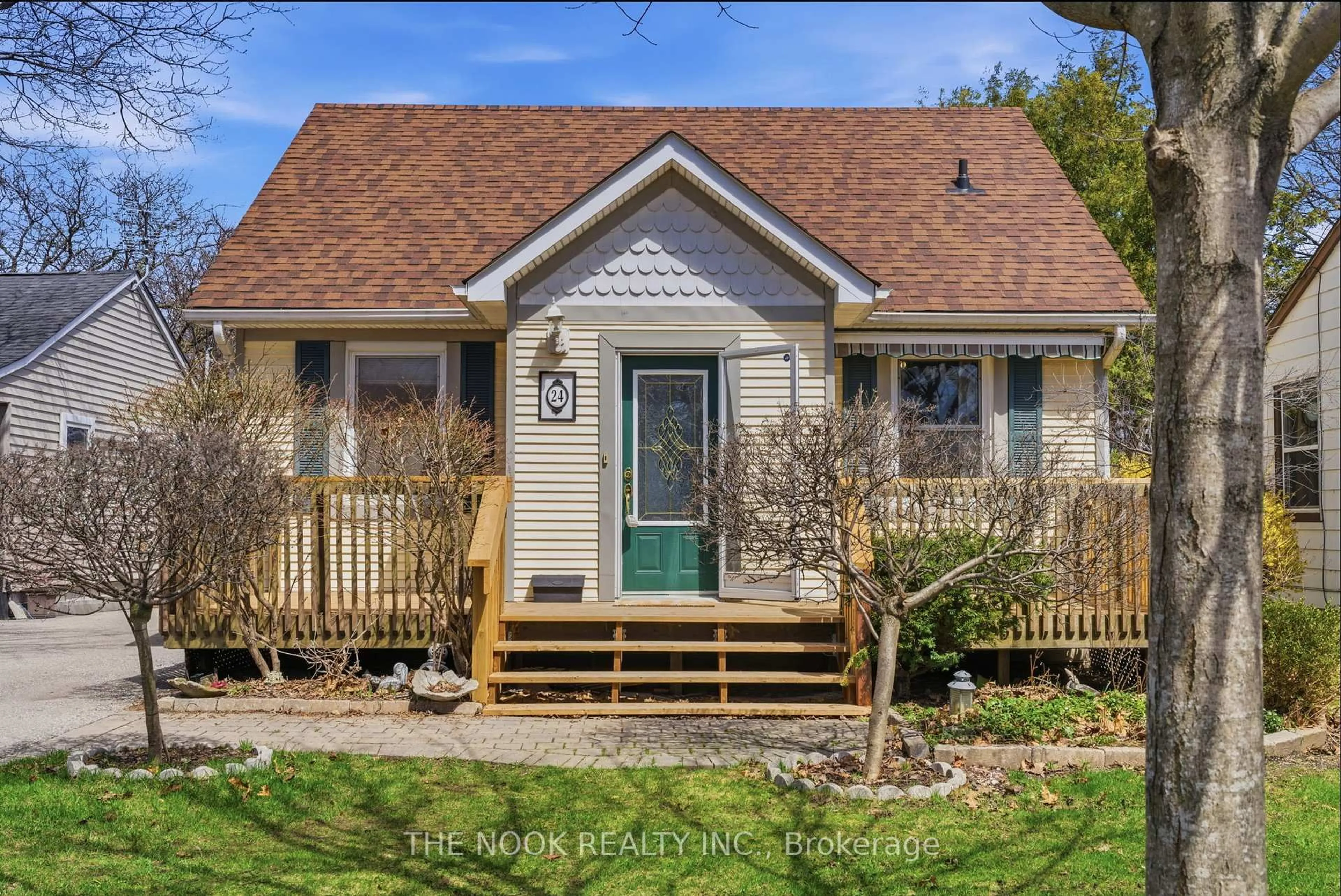 Home with vinyl exterior material, street for 24 Birch Cres, Ajax Ontario L1S 1X5
