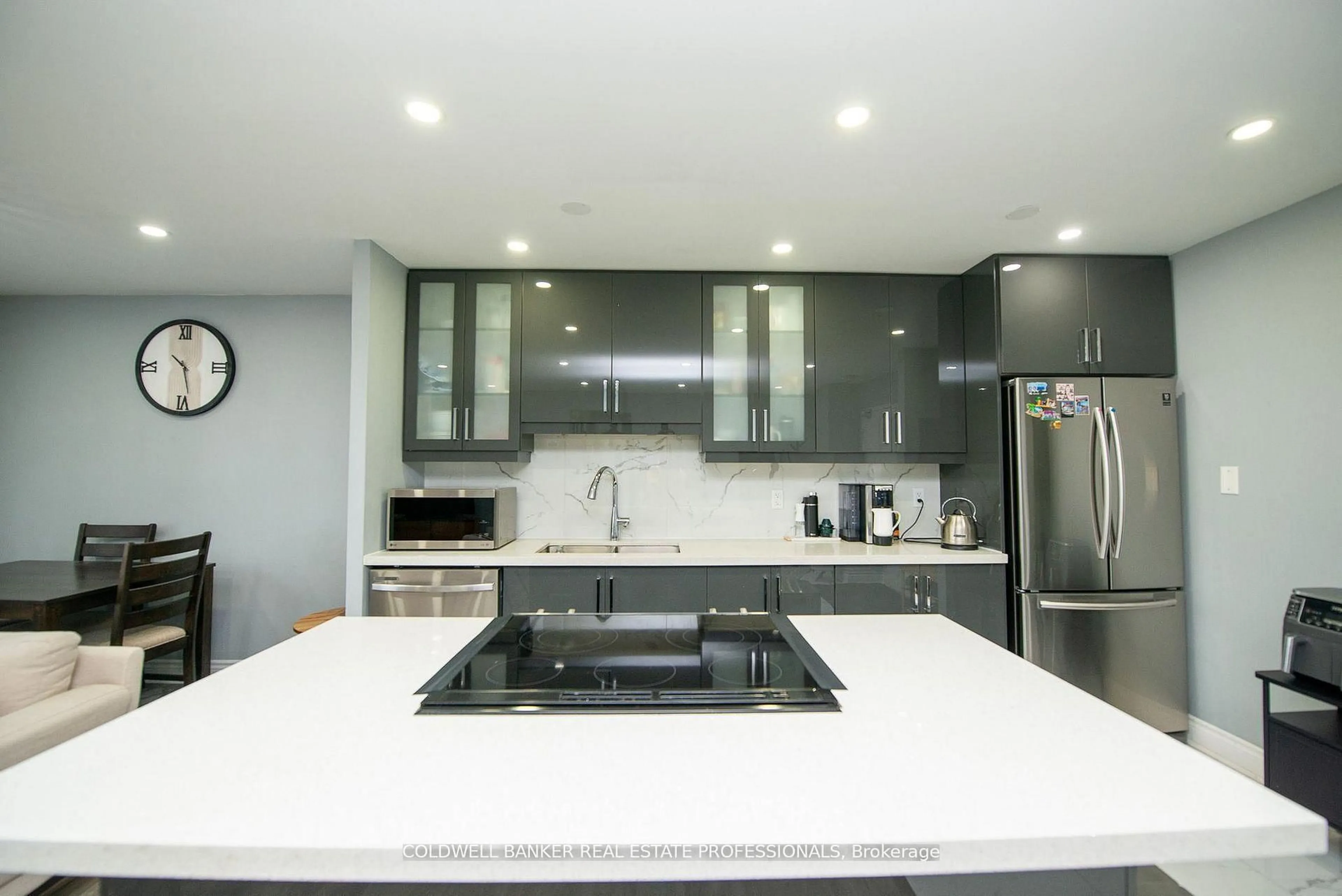 Contemporary kitchen, unknown for 1210 Radom St #1901, Pickering Ontario L1W 2Z3