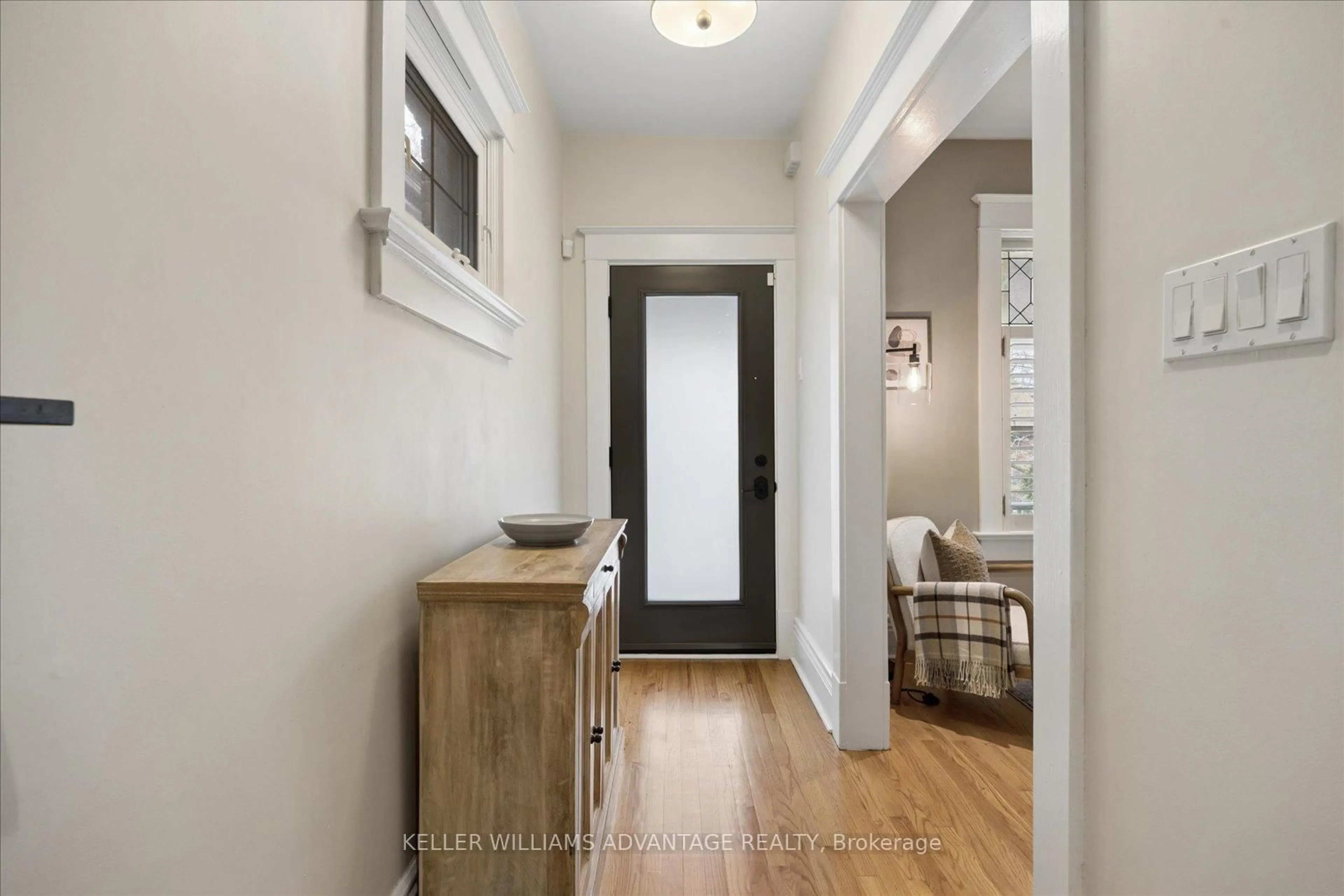 Indoor entryway for 274 Waverley Rd, Toronto Ontario M4L 3T6