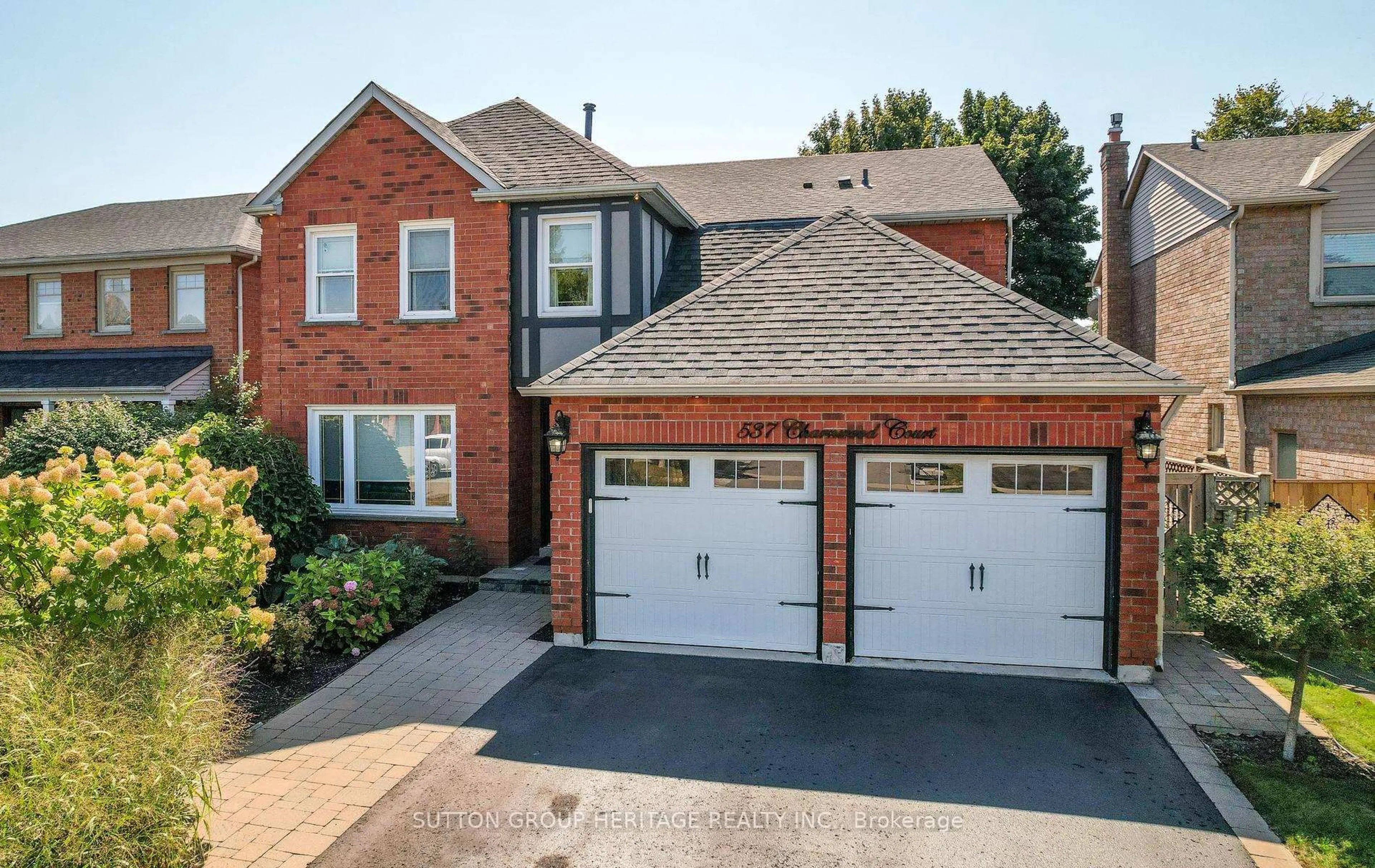 Home with brick exterior material, street for 537 Charnwood Crt, Pickering Ontario L1V 4Y5