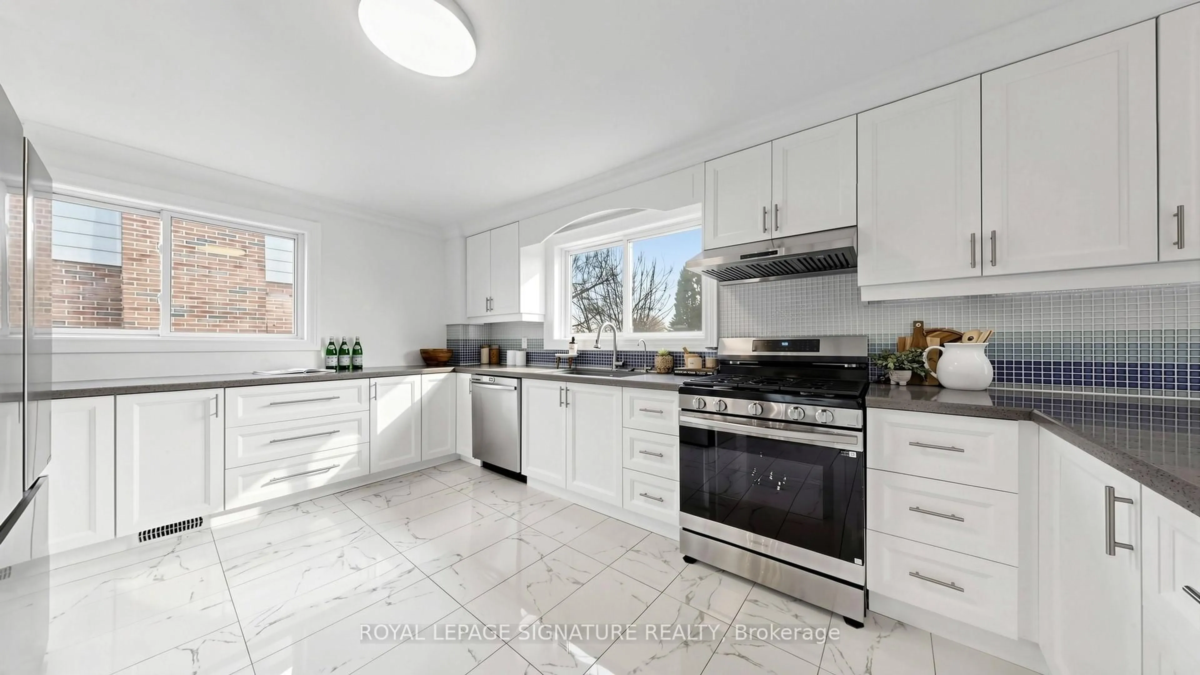 Open concept kitchen, ceramic/tile floor for 116 Oakmeadow Blvd, Toronto Ontario M1E 4G7