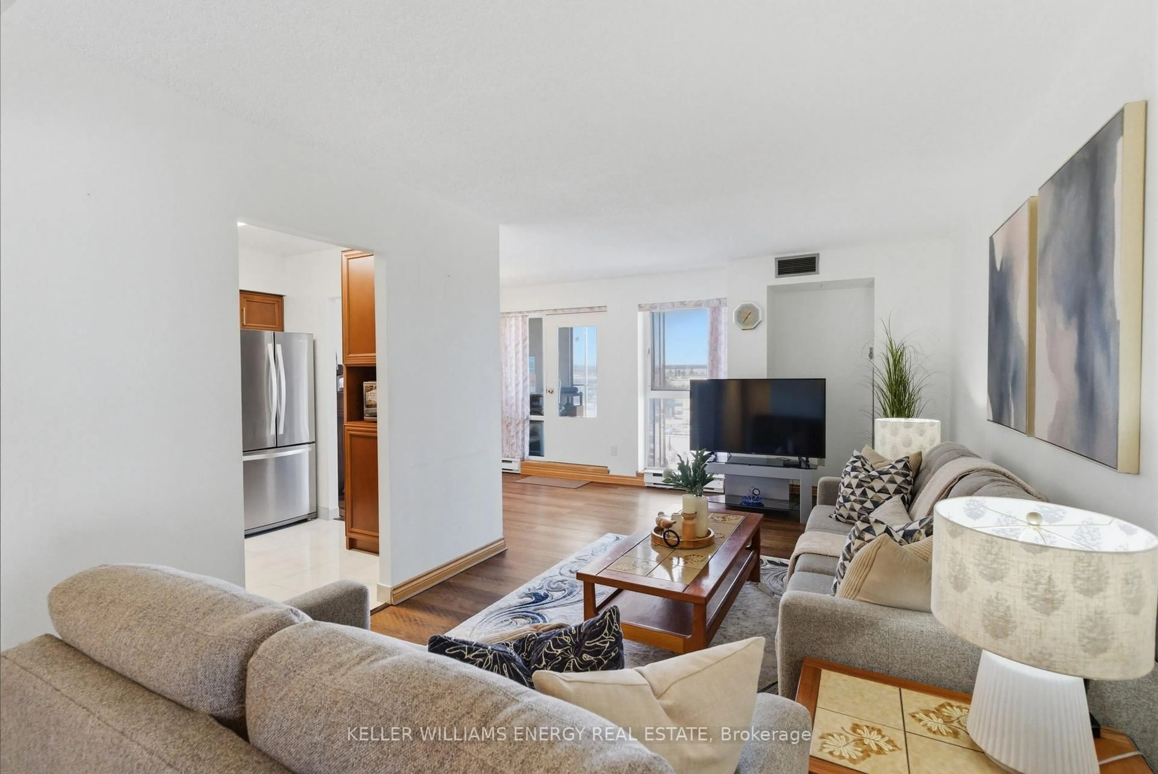 Living room with furniture, unknown for 39 Kimbercroft Crt #519, Toronto Ontario M1S 5B5