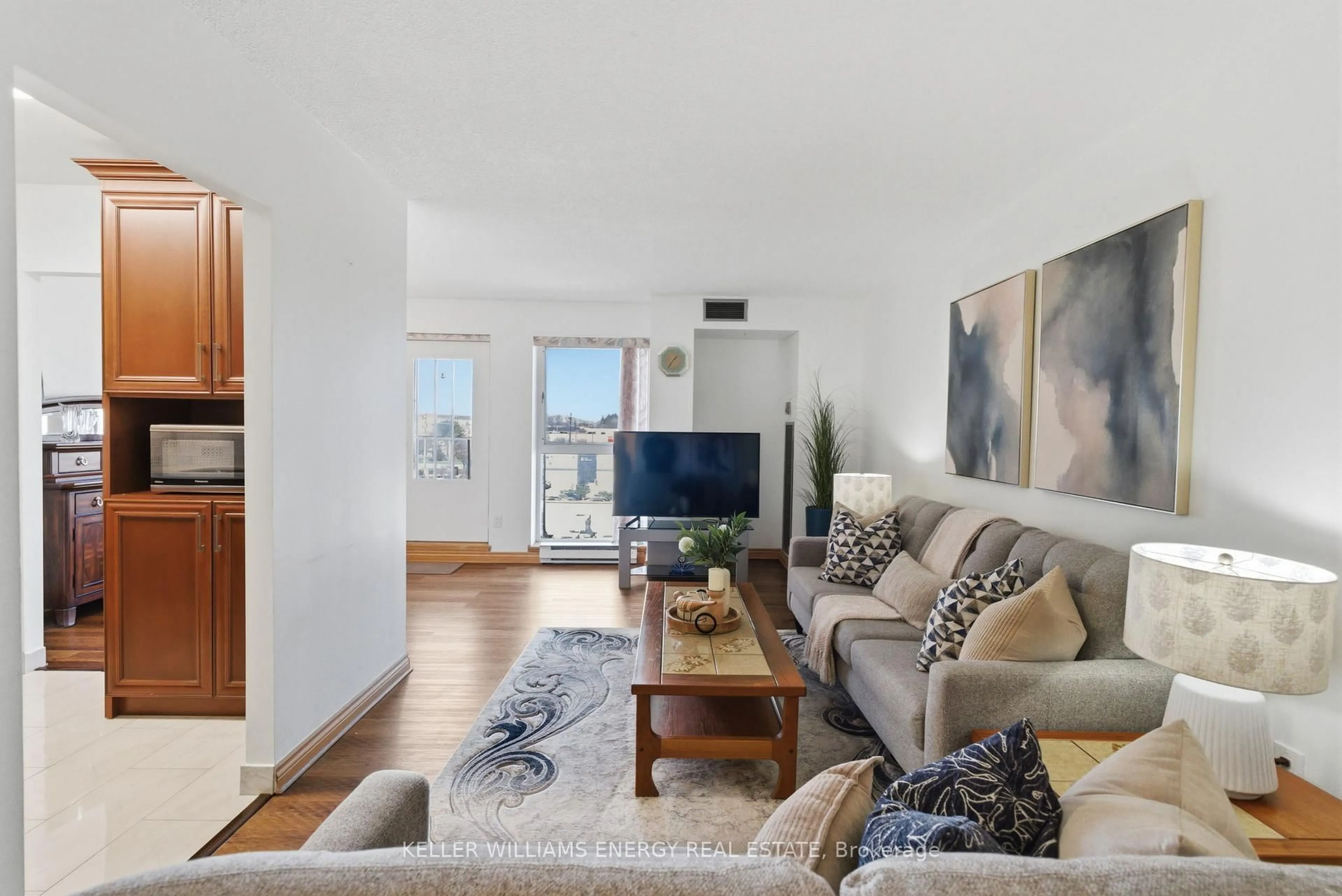 Living room with furniture, unknown for 39 Kimbercroft Crt #519, Toronto Ontario M1S 5B5