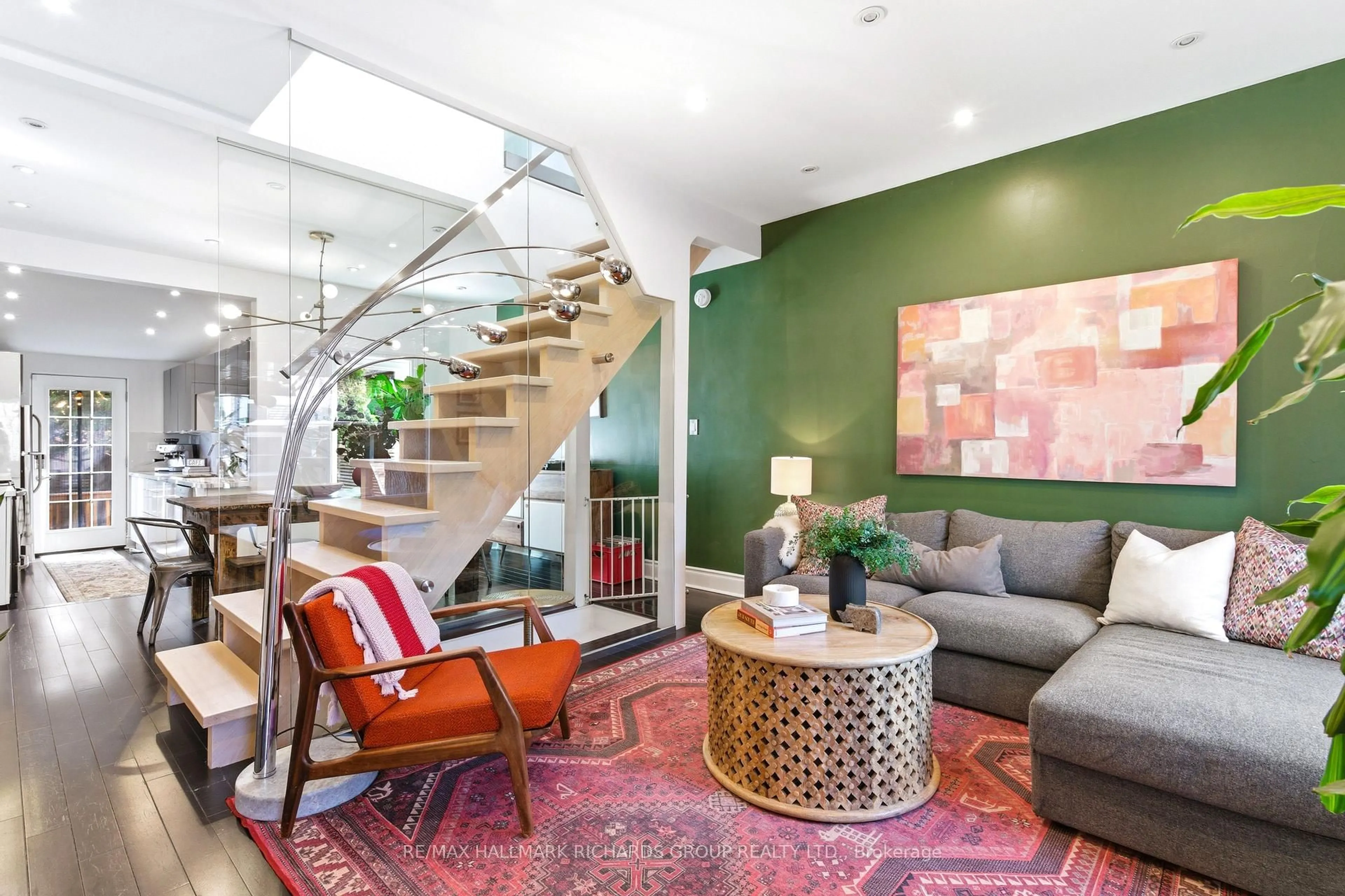 Unknown for 9 Winnifred Ave, Toronto Ontario M4M 2X2