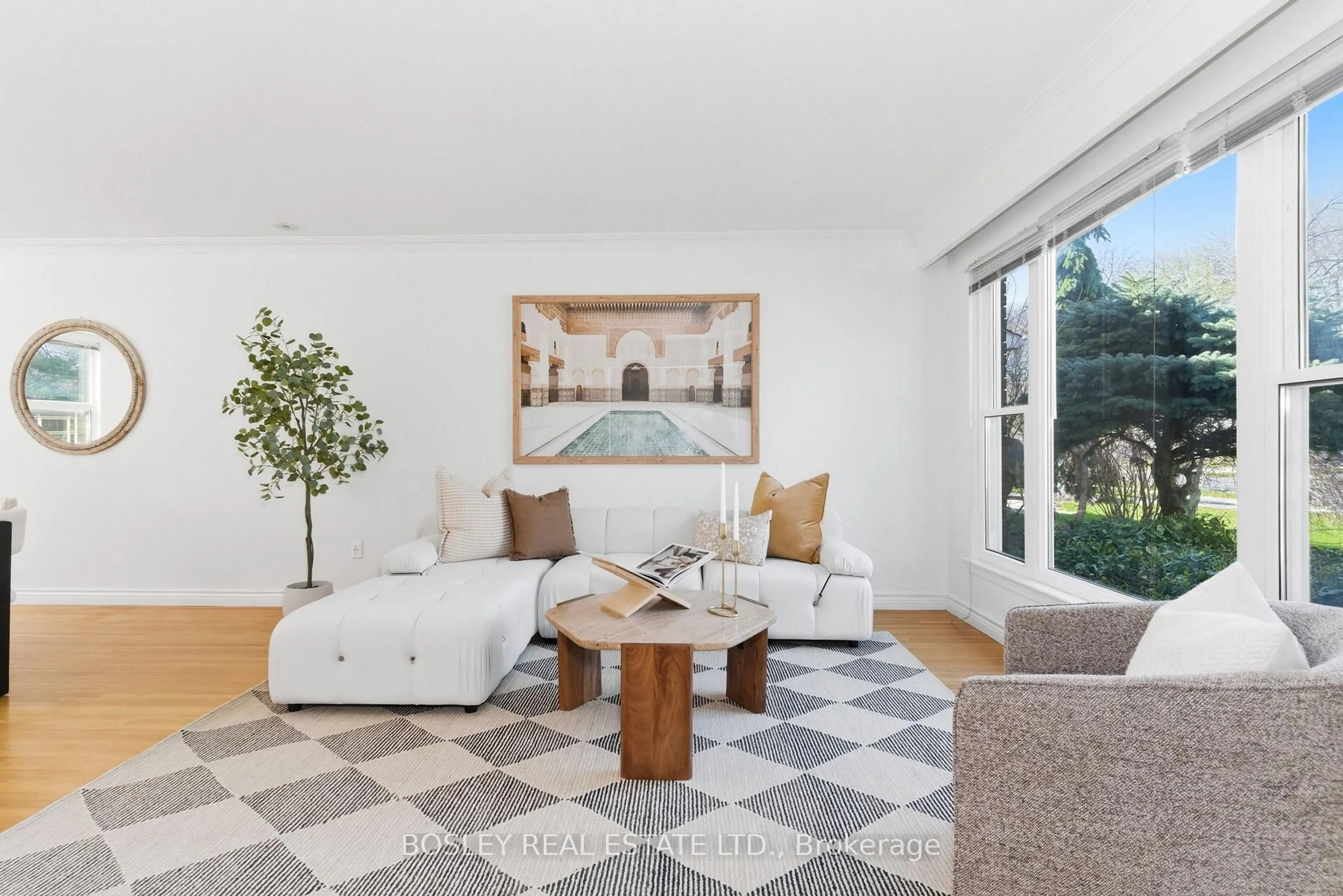 Living room with furniture, unknown for 21 Bridlewood Blvd, Toronto Ontario M1T 1P3