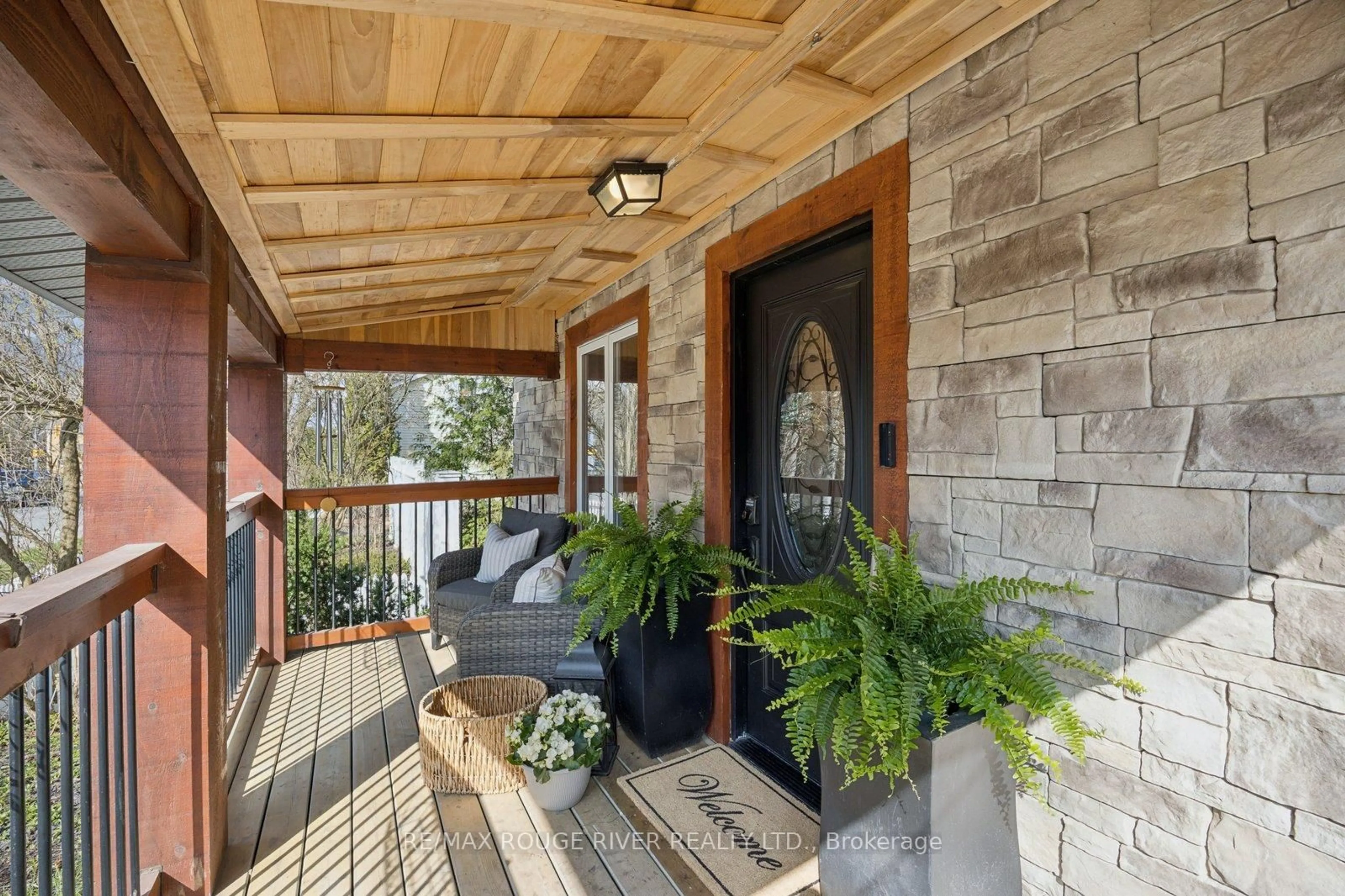 Patio, unknown for 28 Columbus Rd, Oshawa Ontario L1H 7K4