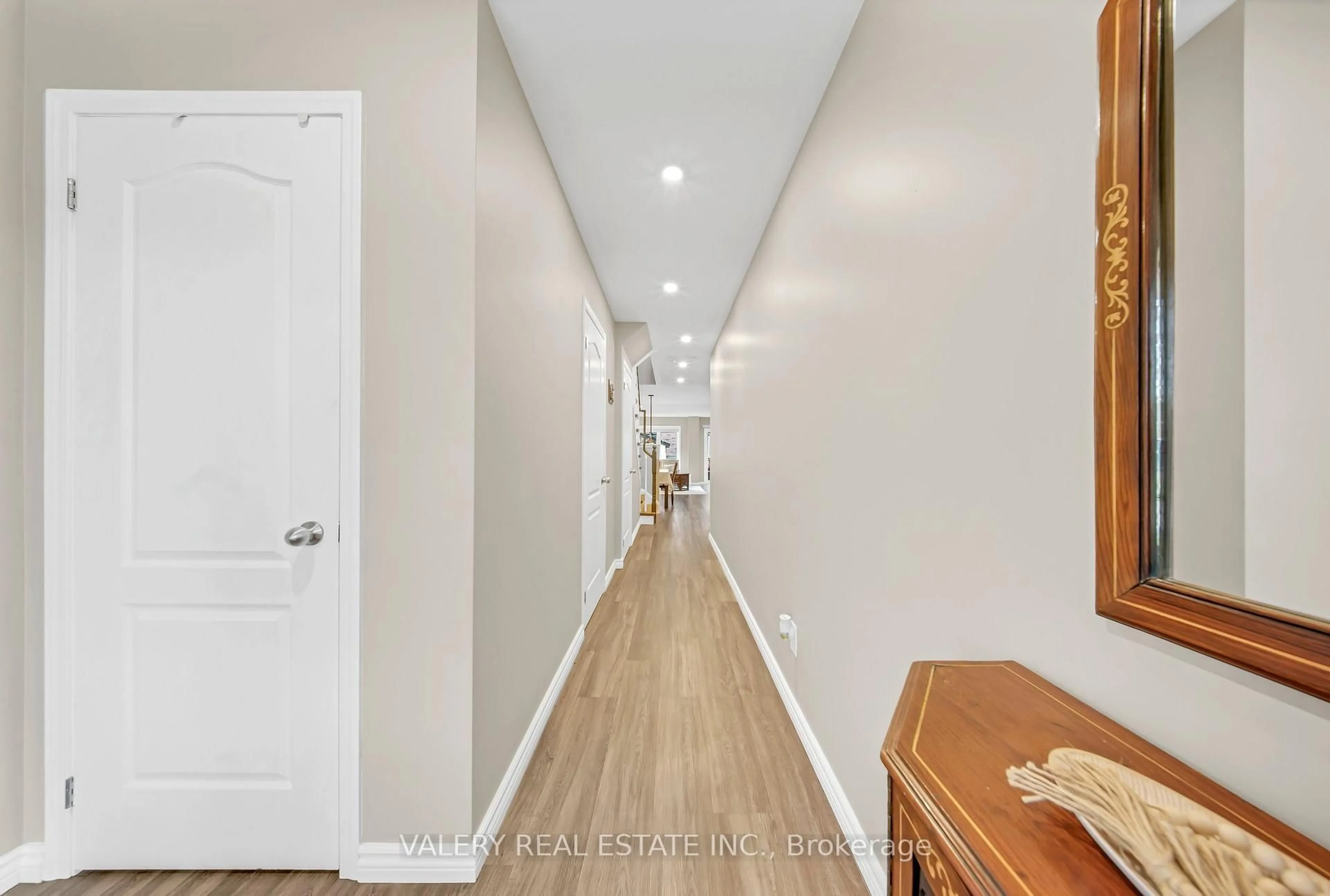 Indoor entryway for 2442 Equestrian Cres, Oshawa Ontario L1L 0L7