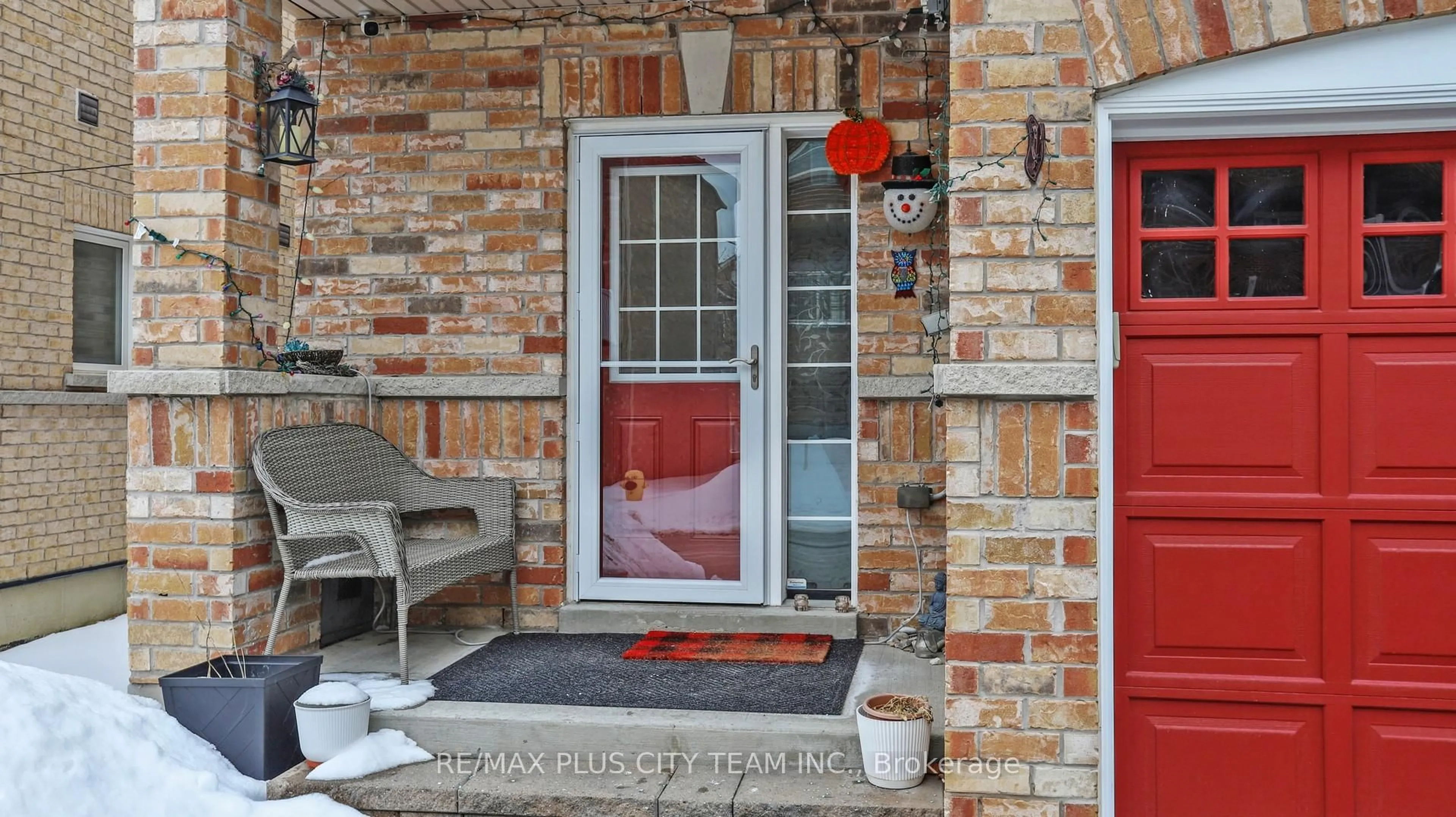 Unknown for 16 Edison Way, Whitby Ontario L1R 0M3