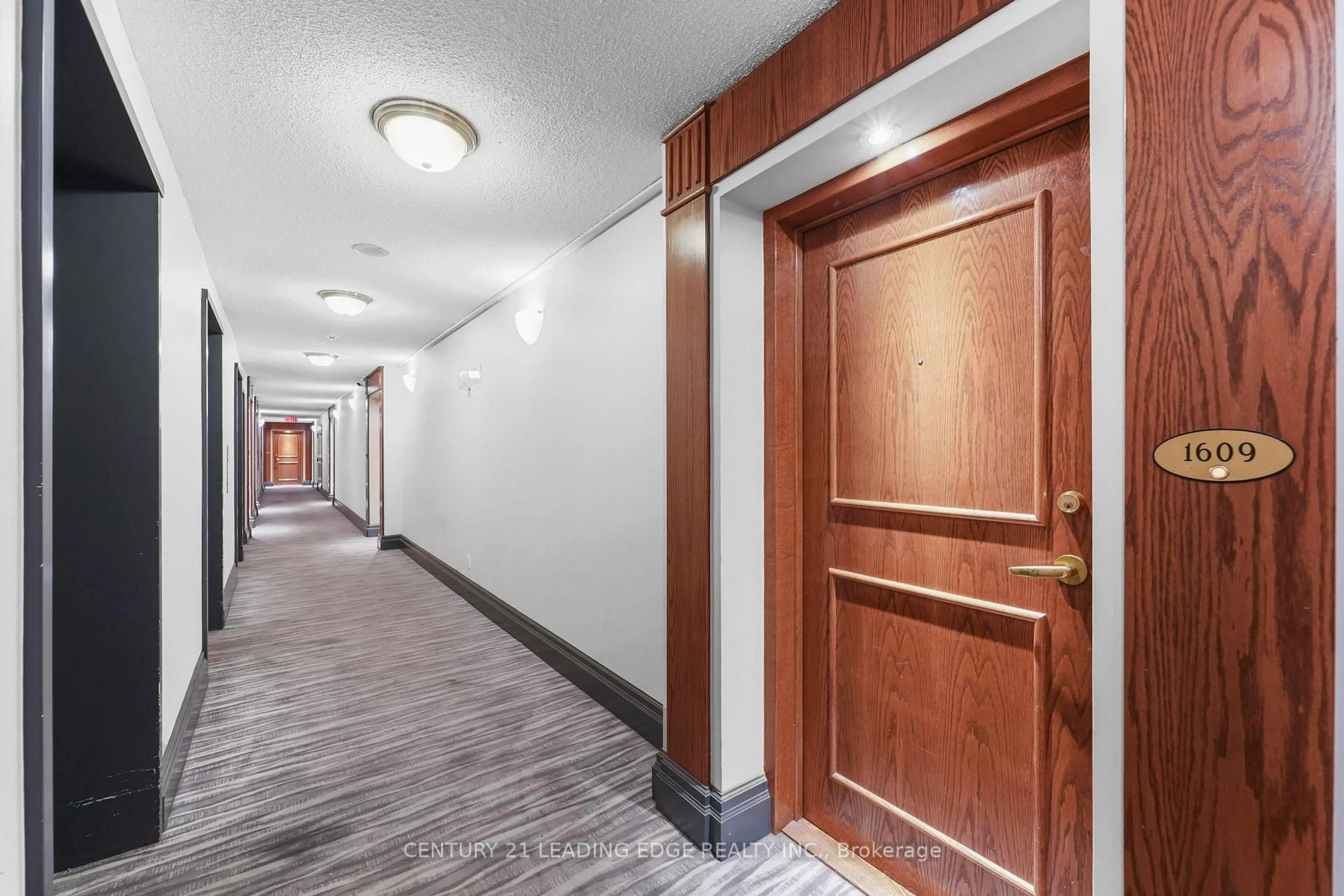 Indoor foyer for 11 Lee Centre Dr #1609, Toronto Ontario M1H 3J5