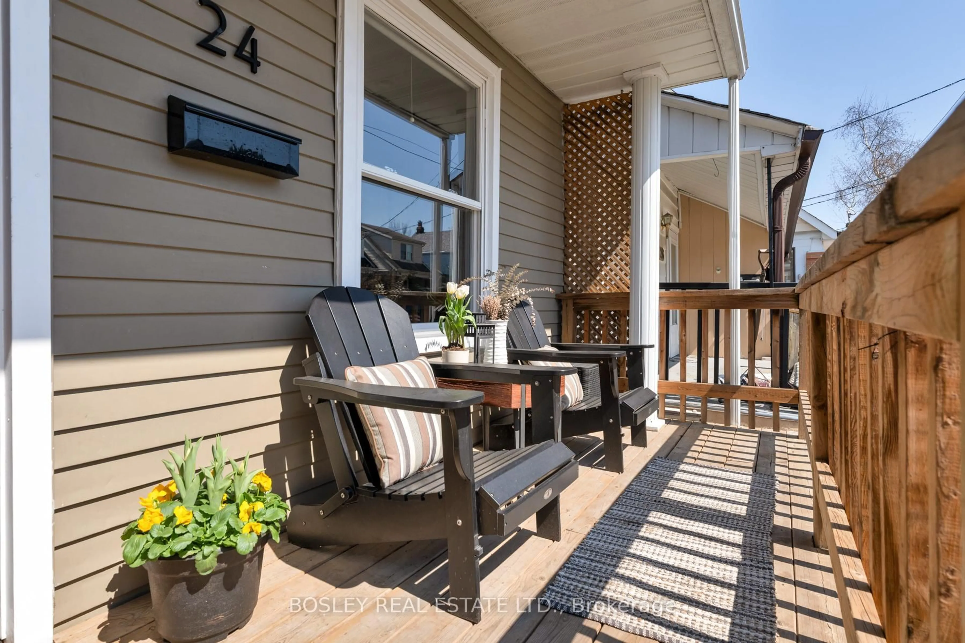 Patio, street for 24 Queensdale Ave, Toronto Ontario M4J 1X9