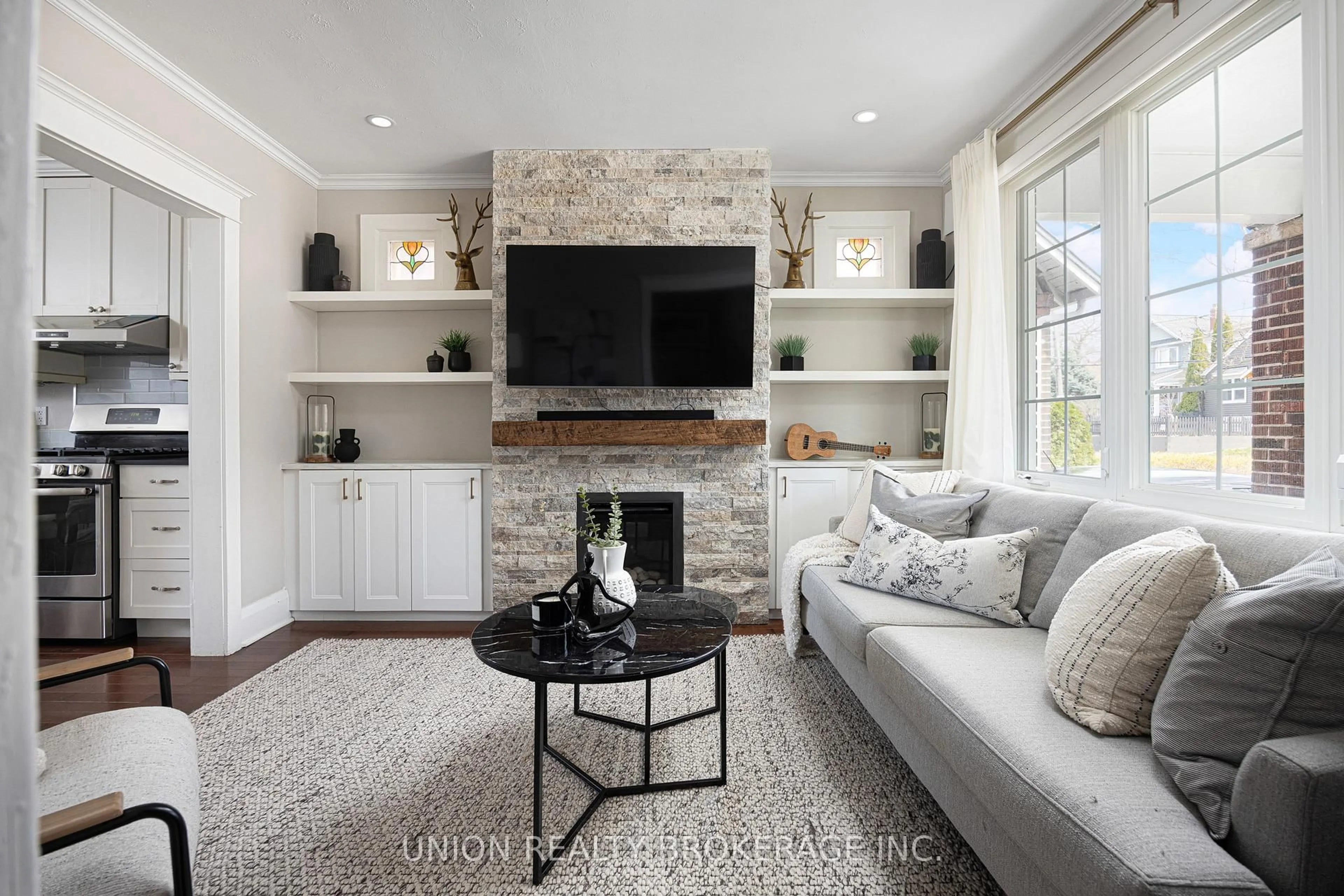 Living room with furniture, unknown for 48 Queensbury Ave, Toronto Ontario M1N 2X7