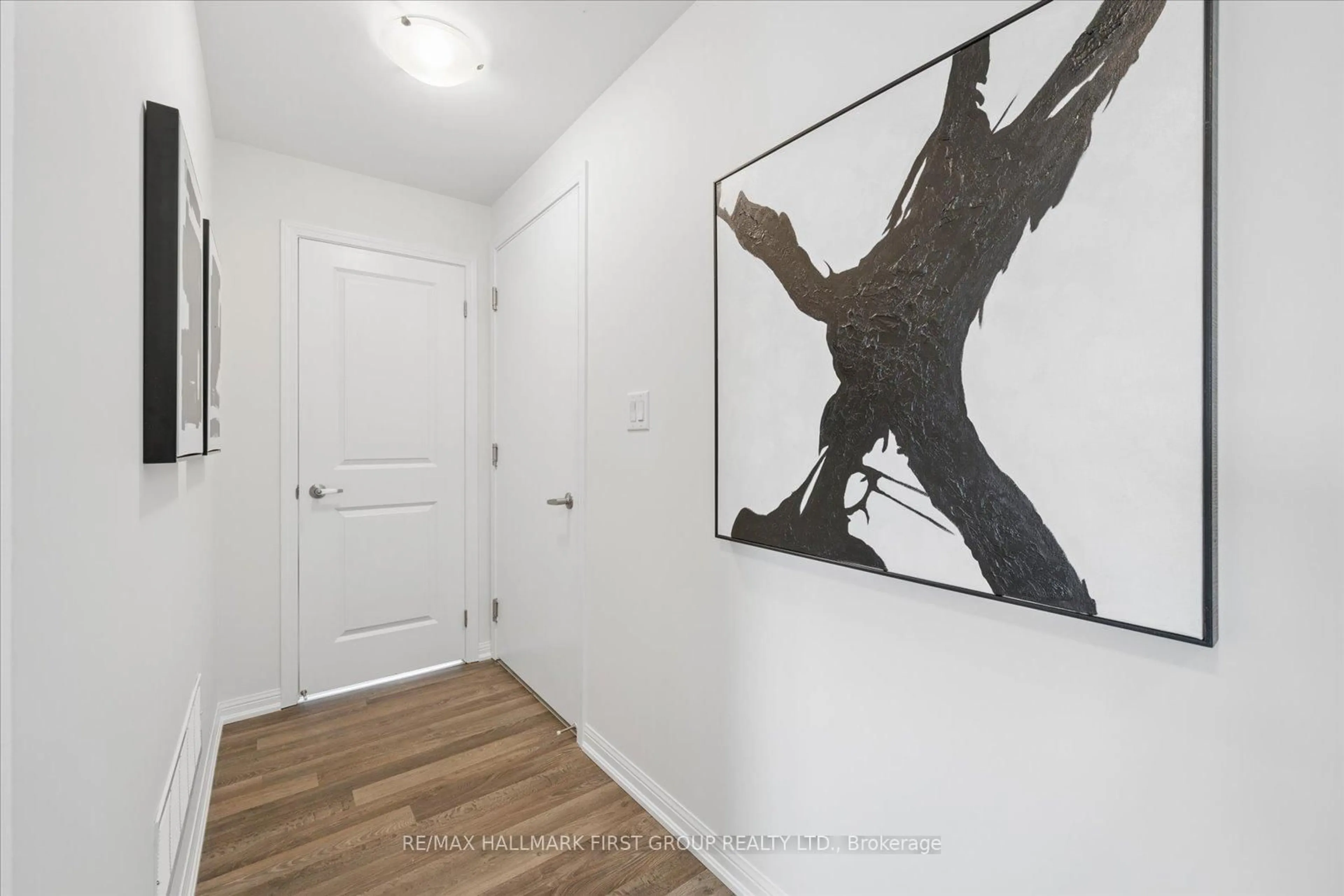 Indoor entryway for 1460 Whites Rd #224, Pickering Ontario L1V 0E8