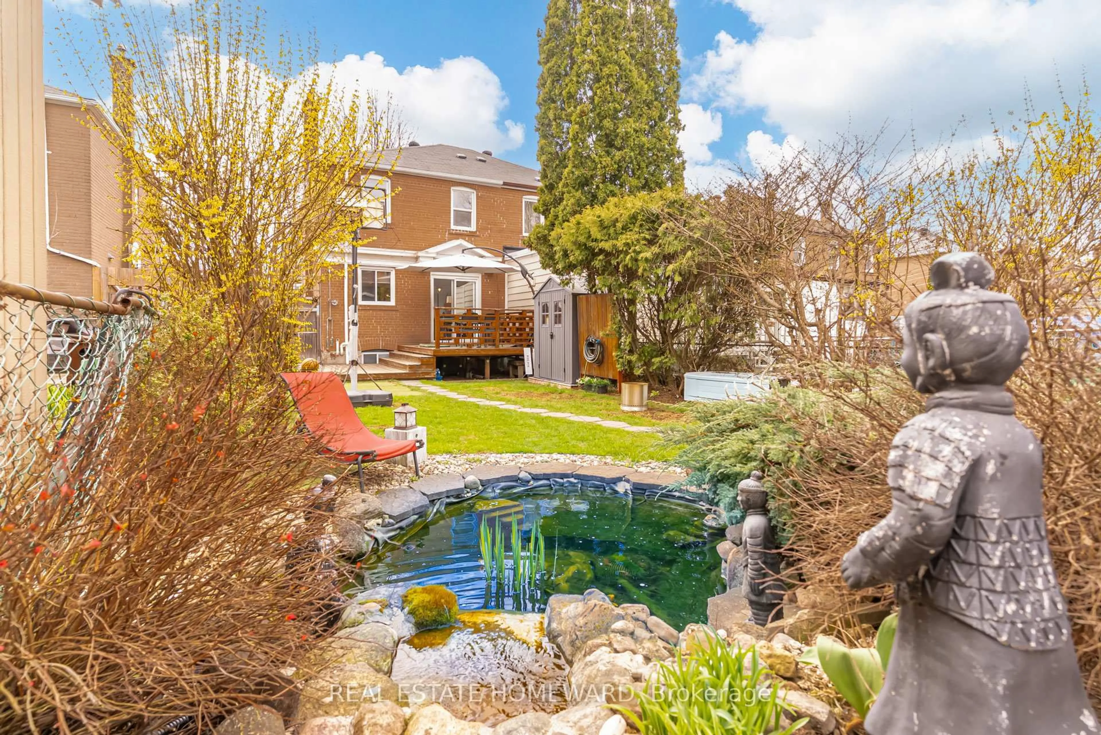 A pic from outside/outdoor area/front of a property/back of a property/a pic from drone, water/lake/river/ocean view for 15 Rupert St, Toronto Ontario M1K 1T3