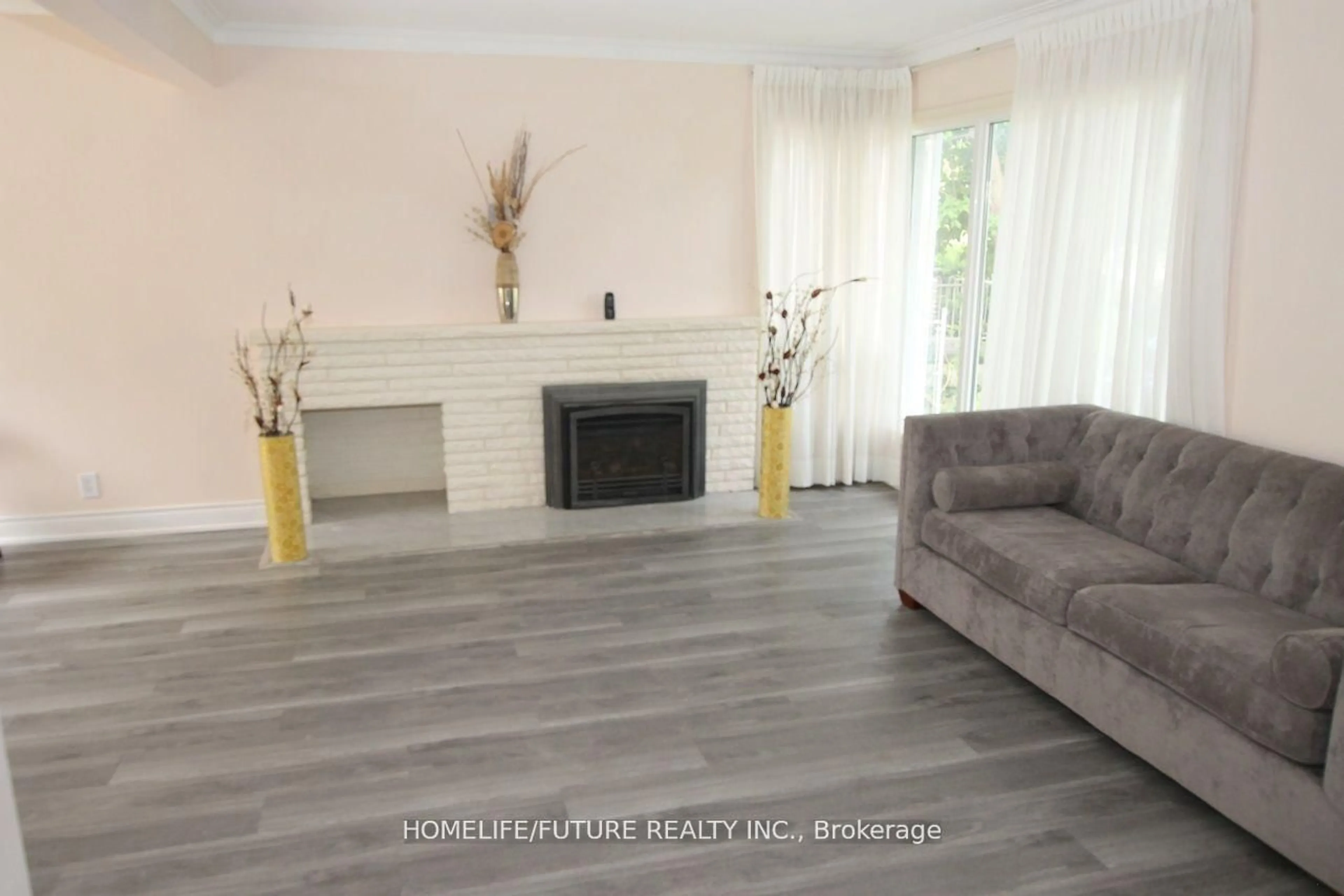 Living room with furniture, unknown for 53 Dennett Dr, Toronto Ontario M1S 2E8