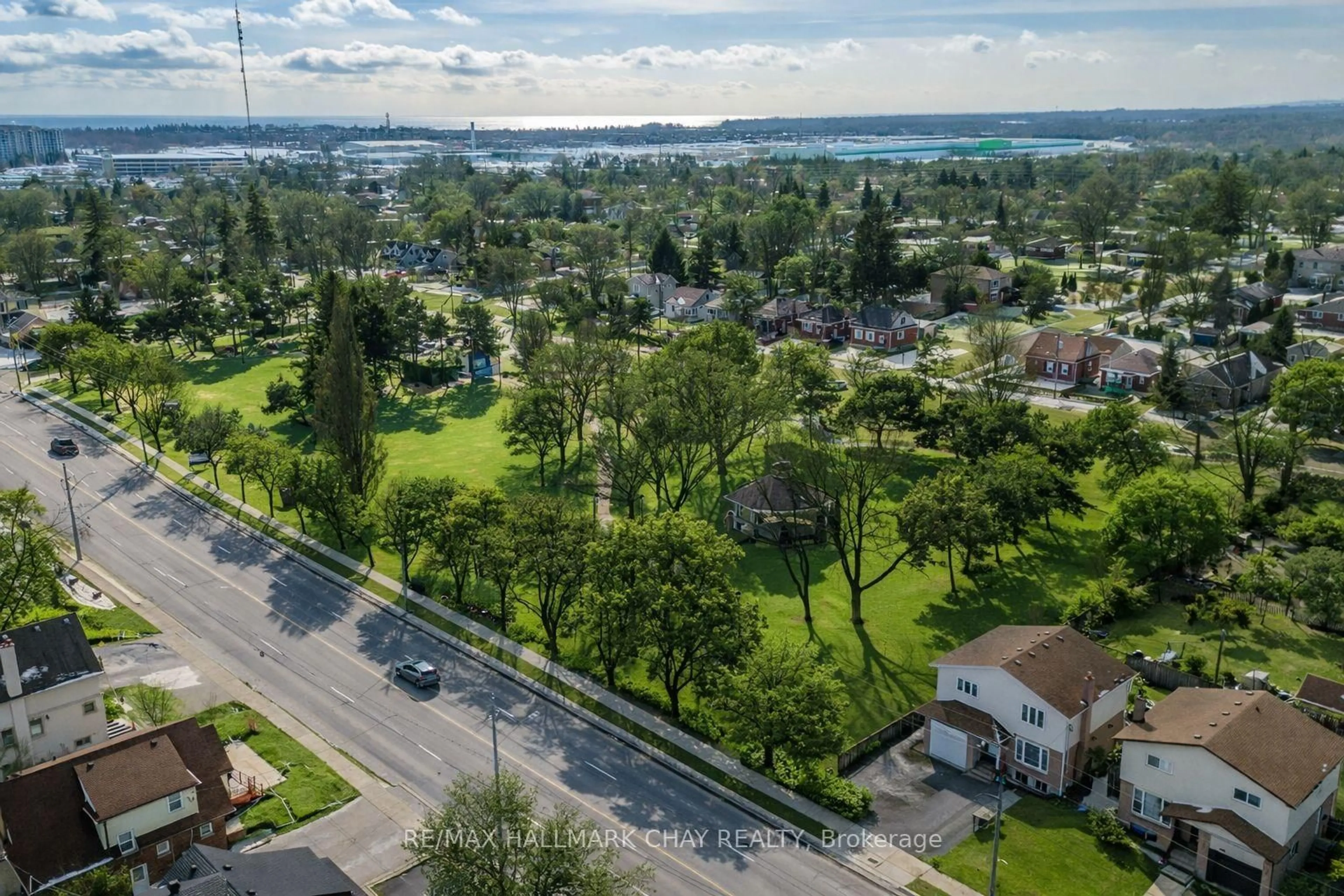 A pic from outside/outdoor area/front of a property/back of a property/a pic from drone, water/lake/river/ocean view for 704 Brock St, Whitby Ontario L1N 4L2
