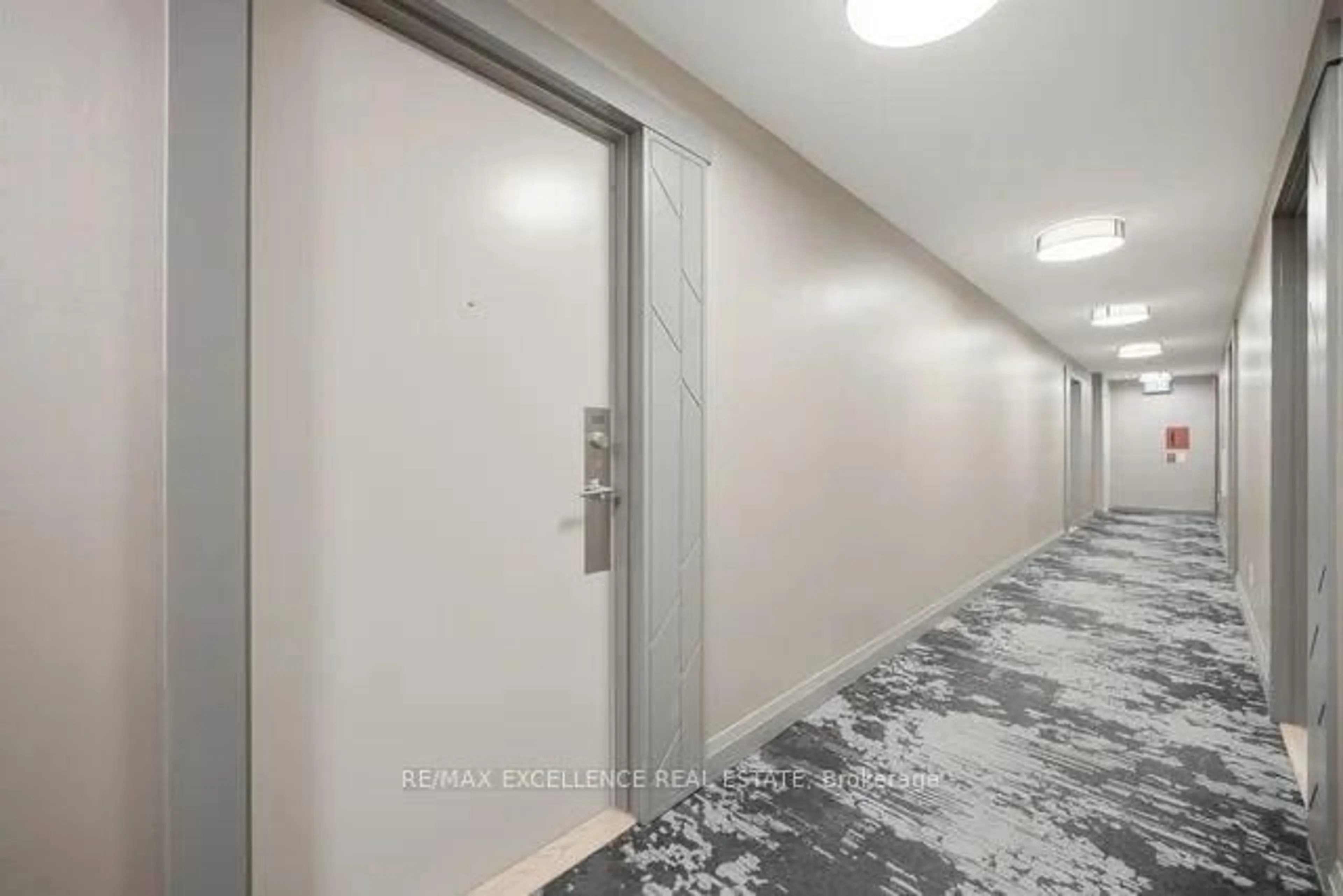 Indoor foyer for 10 Meadowglen Pl #309, Toronto Ontario M1G 0A8