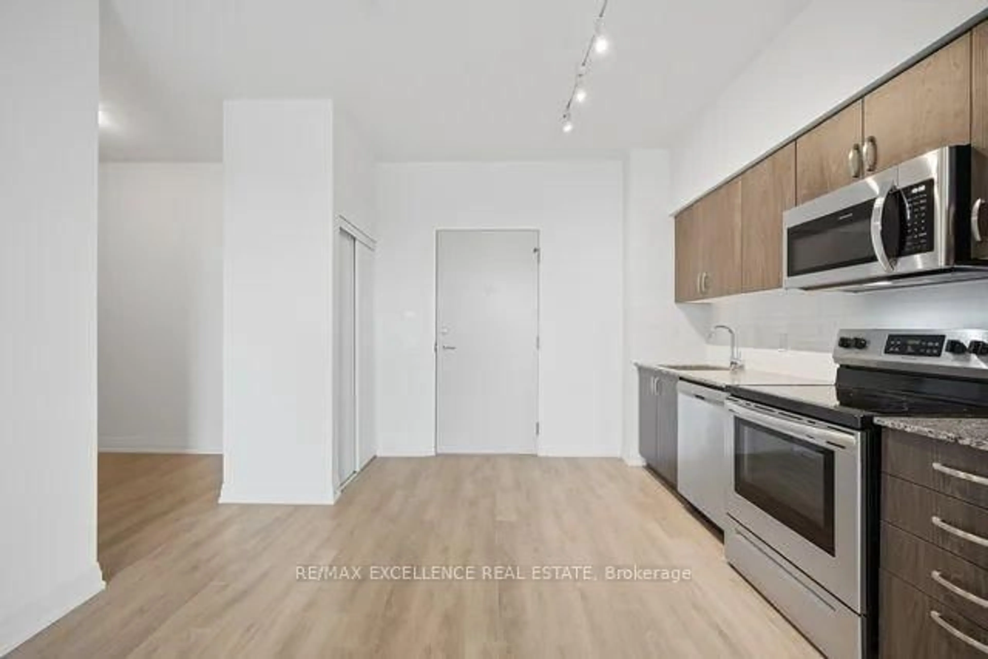 Standard kitchen, unknown for 10 Meadowglen Pl #309, Toronto Ontario M1G 0A8