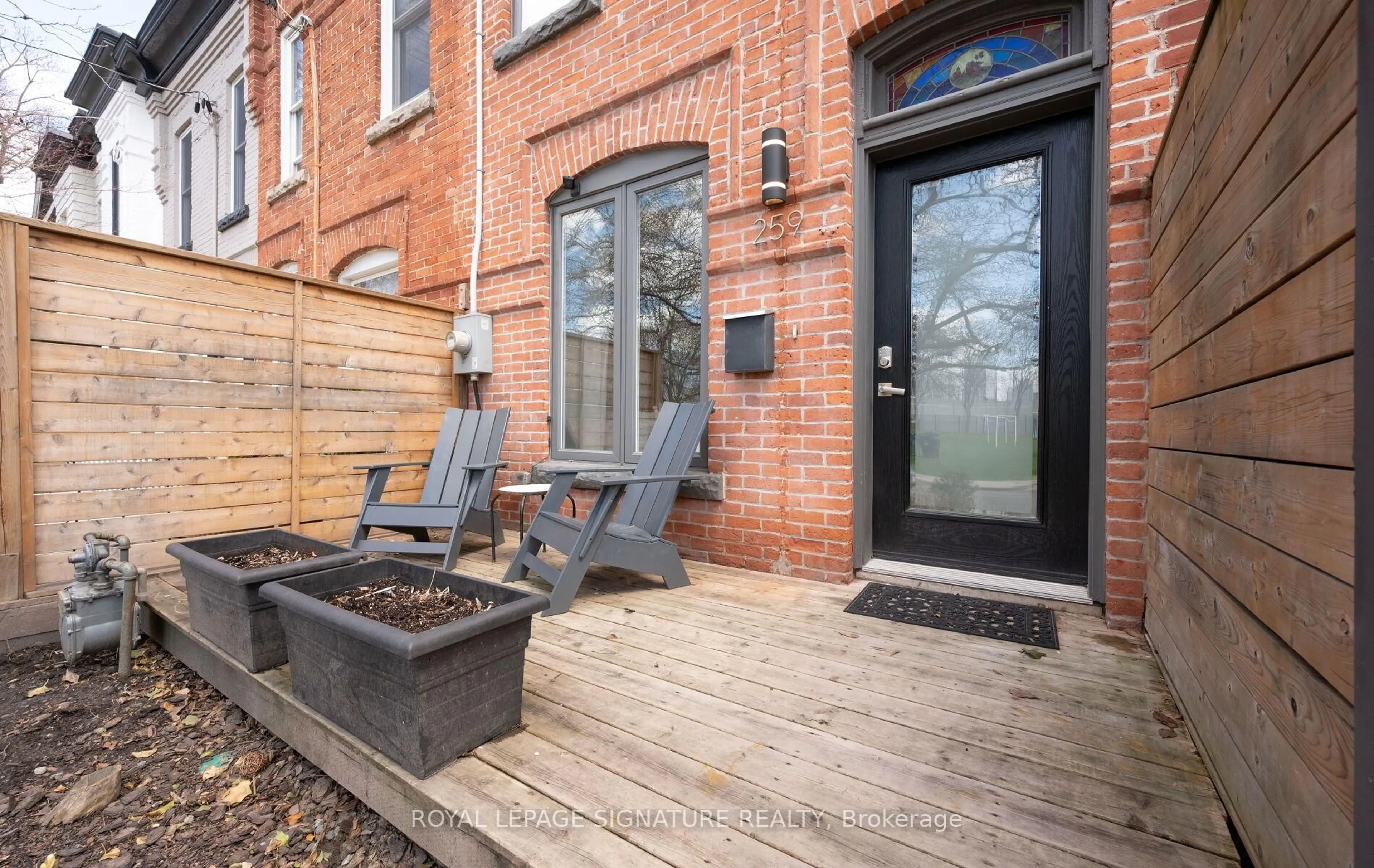 Patio, street for 259 Booth Ave, Toronto Ontario M4M 2M7