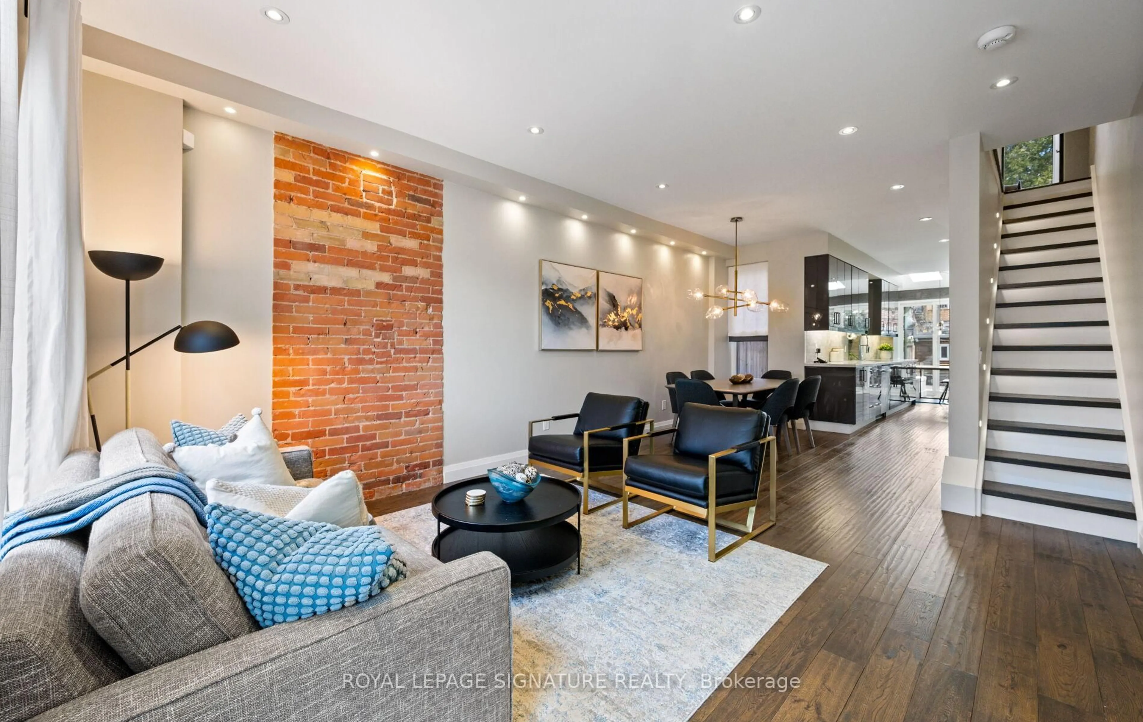 Living room with furniture, unknown for 259 Booth Ave, Toronto Ontario M4M 2M7