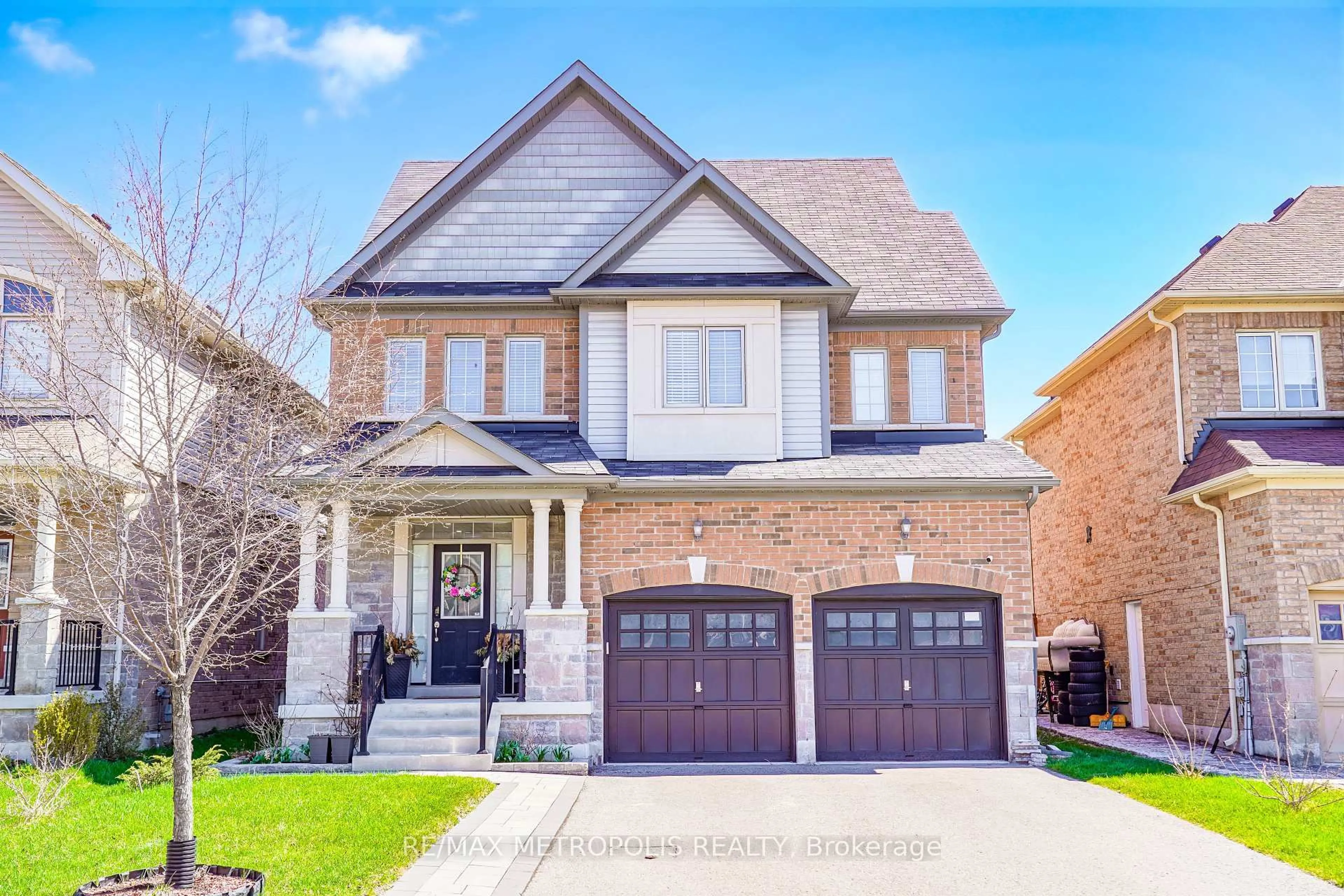 Home with brick exterior material, street for 82 Mcroberts Cres, Clarington Ontario L1E 0H4