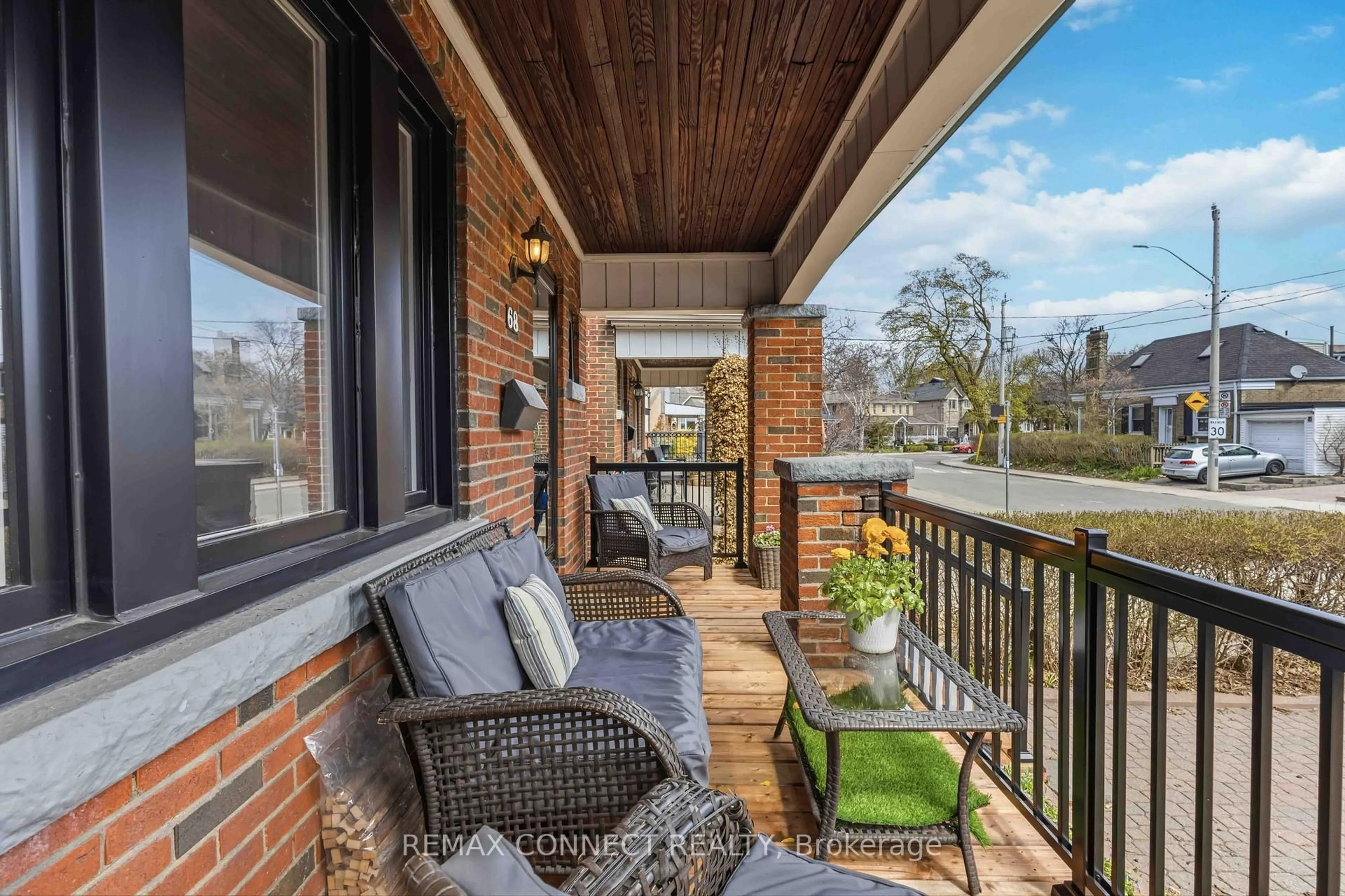 Patio, street for 68 Hopedale Ave, Toronto Ontario M4K 3M7