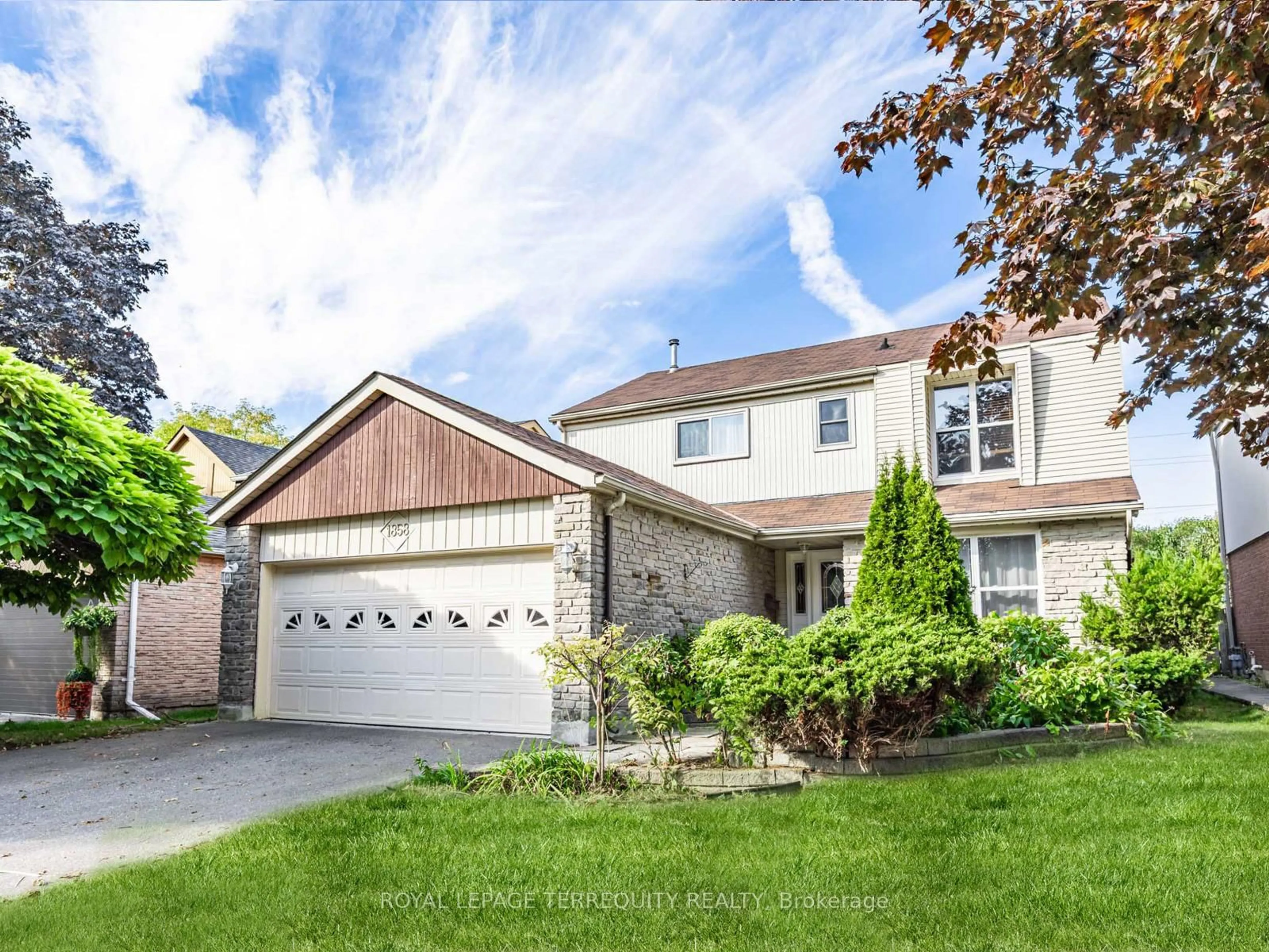 Home with vinyl exterior material, street for 1858 Shadybrook Dr, Pickering Ontario L1V 3A8