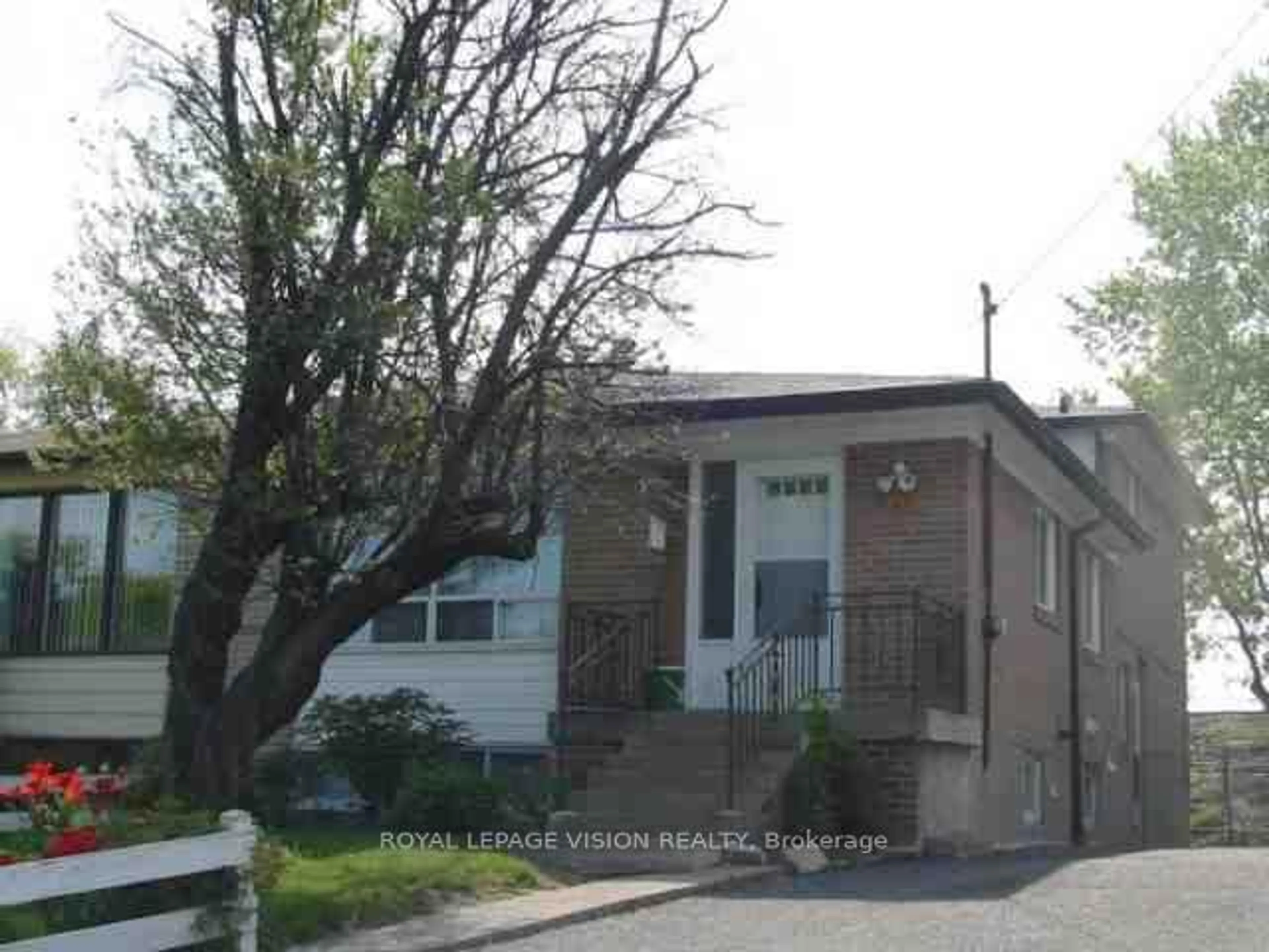 Home with vinyl exterior material, street for 47 Allanford Rd, Toronto Ontario M1T 2N3