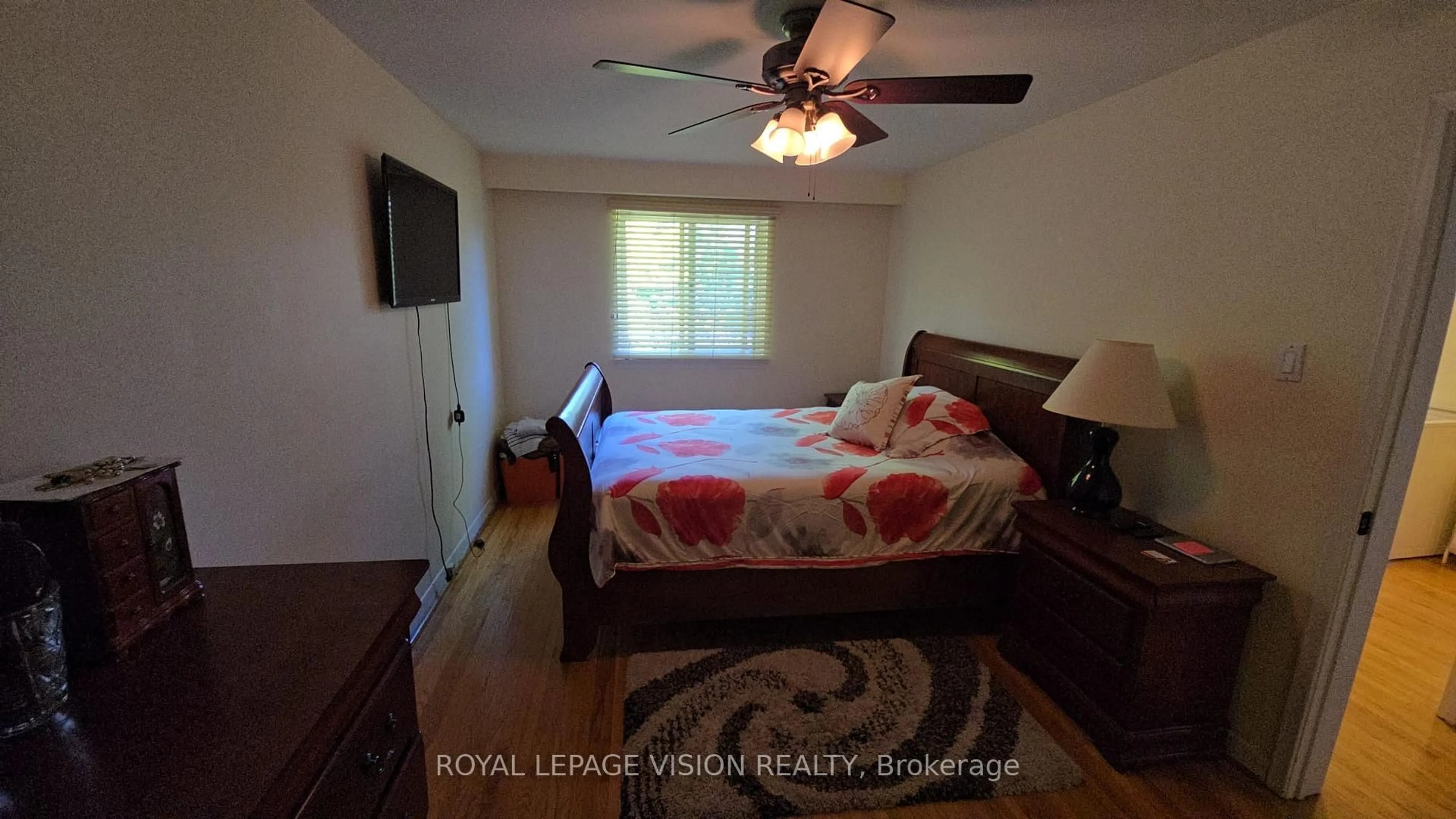 Bedroom with bed, wood/laminate floor for 47 Allanford Rd, Toronto Ontario M1T 2N3