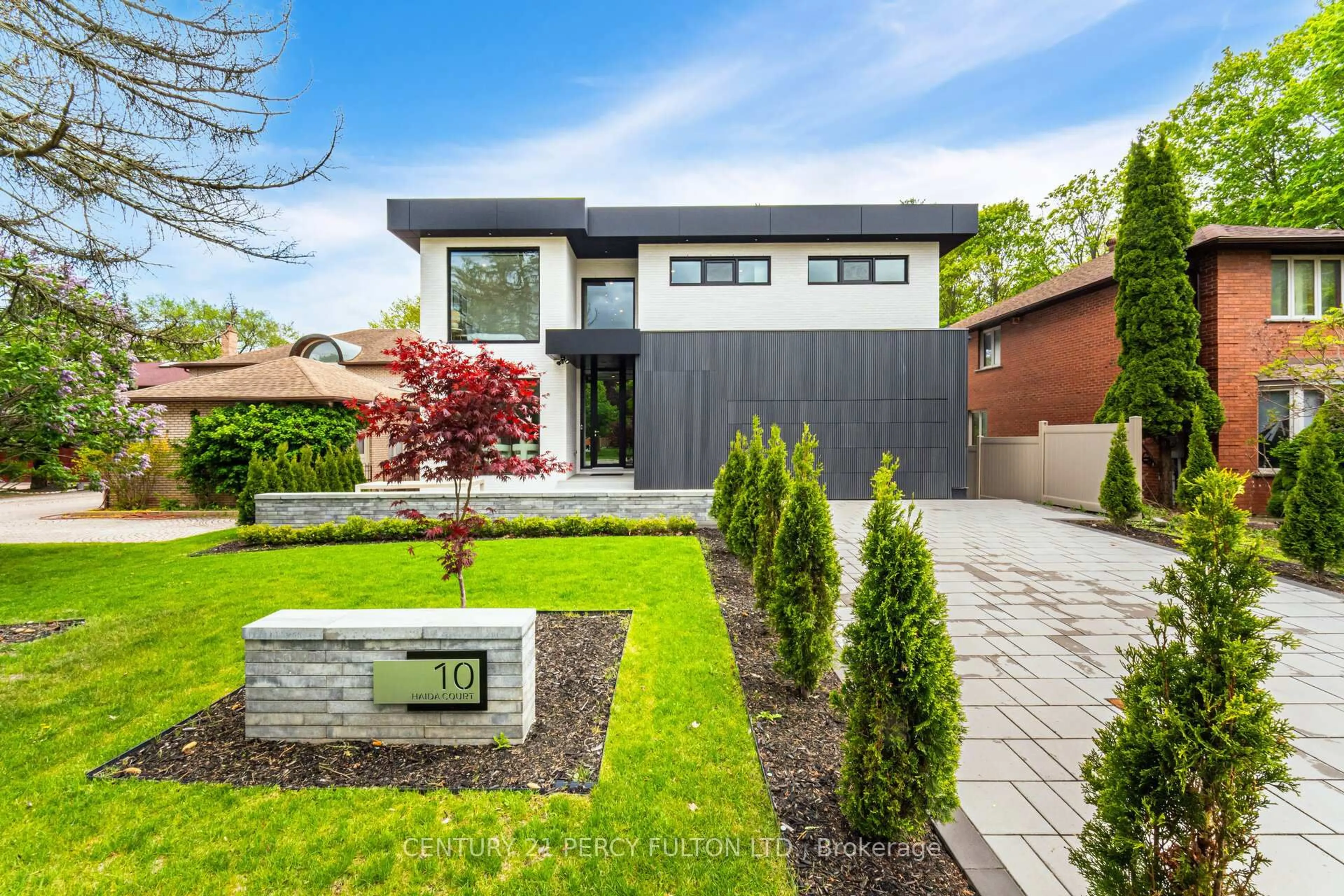 Home with brick exterior material, street for 10 Haida Crt, Toronto Ontario M1C 3L1