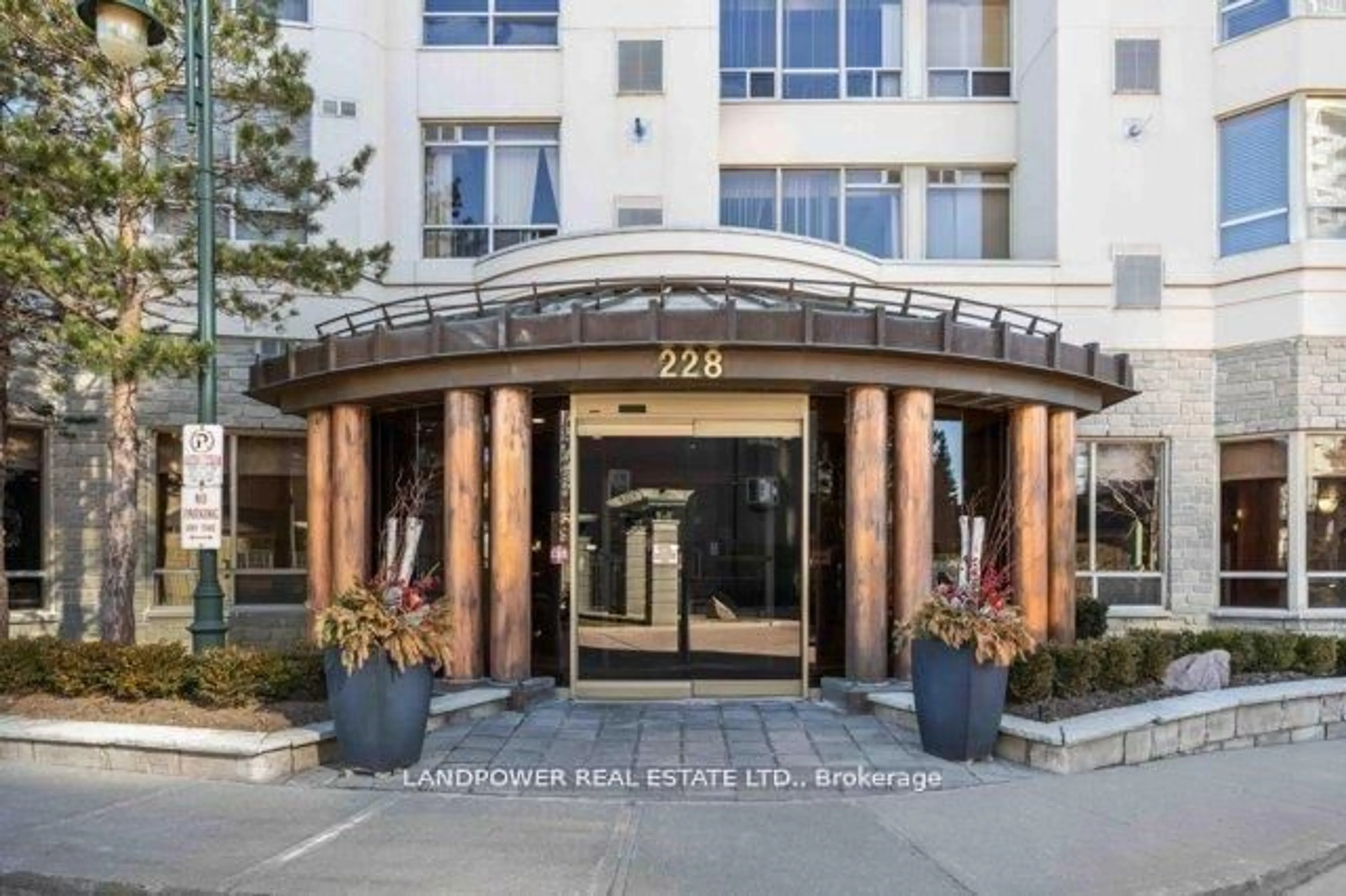 Indoor foyer for 228 Bonis Ave #2510, Toronto Ontario M1T 3W4