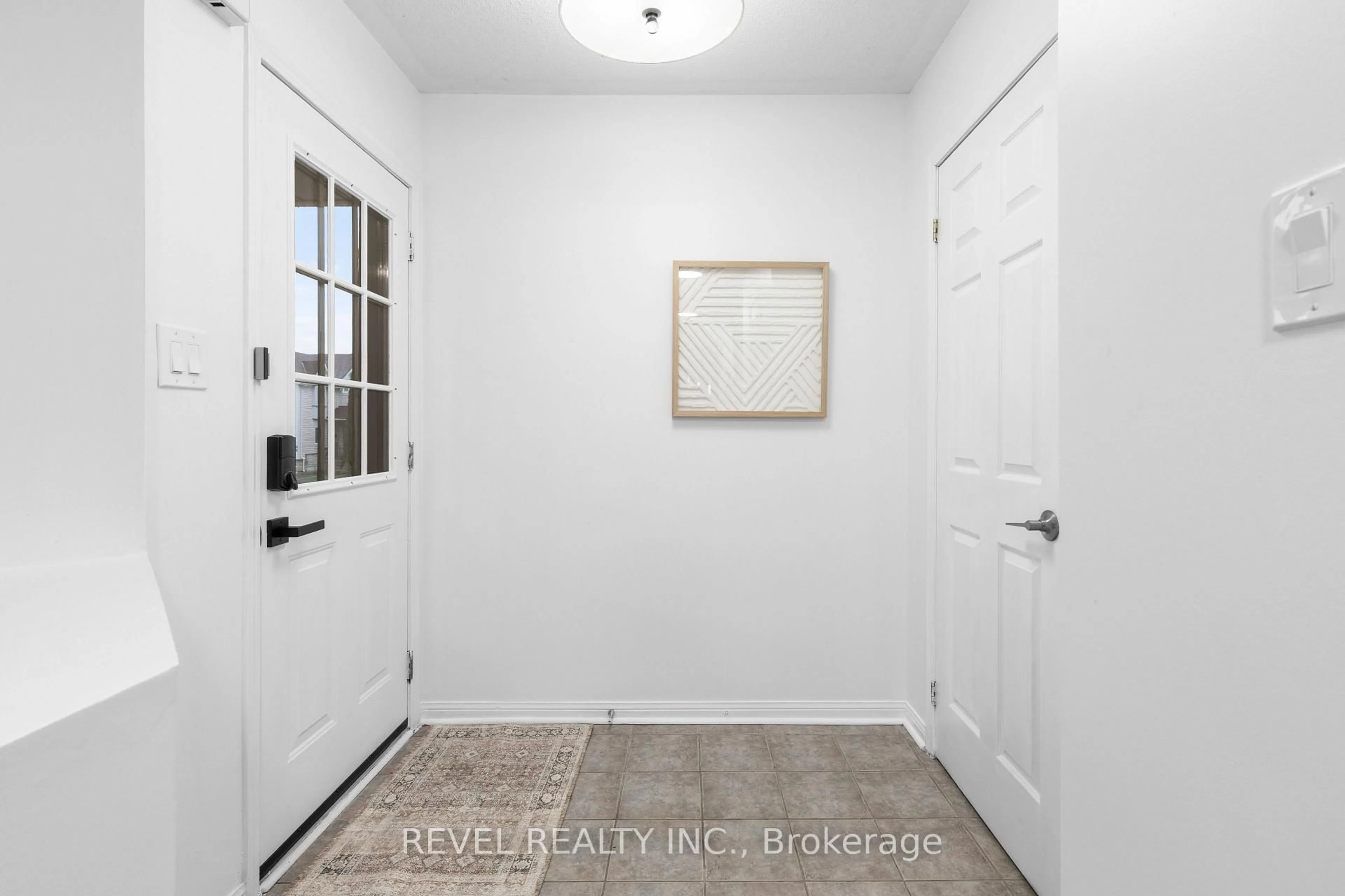 Indoor entryway for 57 Shady Lane Cres, Clarington Ontario L1C 5B2