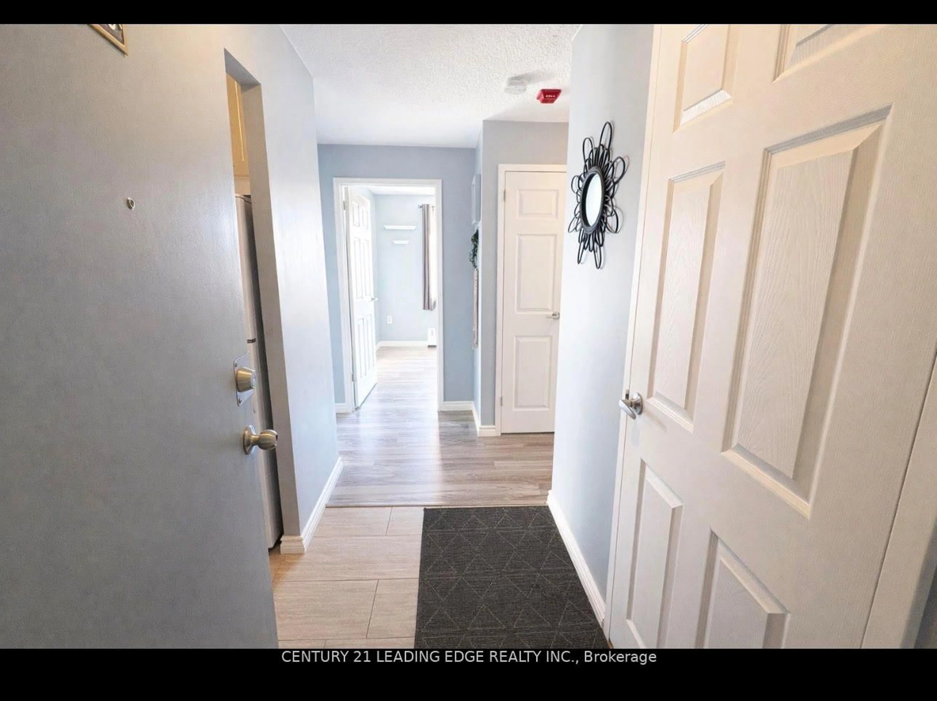 Indoor entryway for 936 Glen St #209, Oshawa Ontario L1J 5Z7
