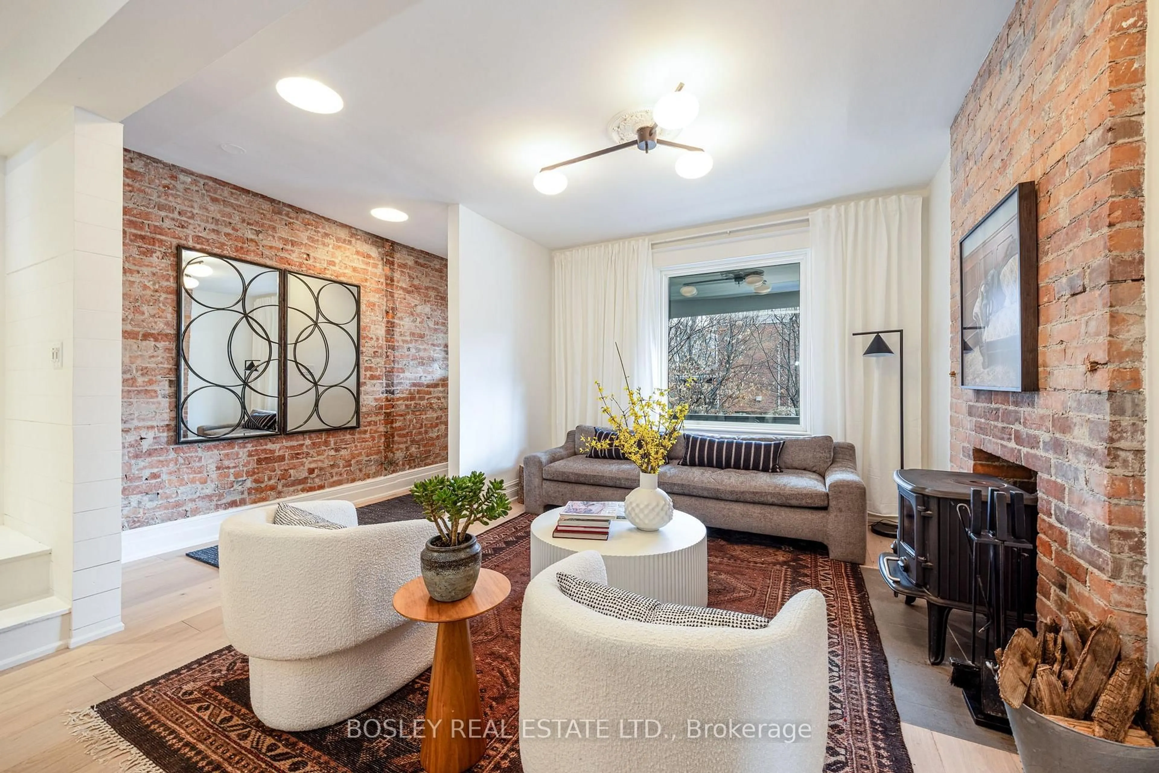 Living room with furniture, unknown for 16 Mallon Ave, Toronto Ontario M4M 1P8