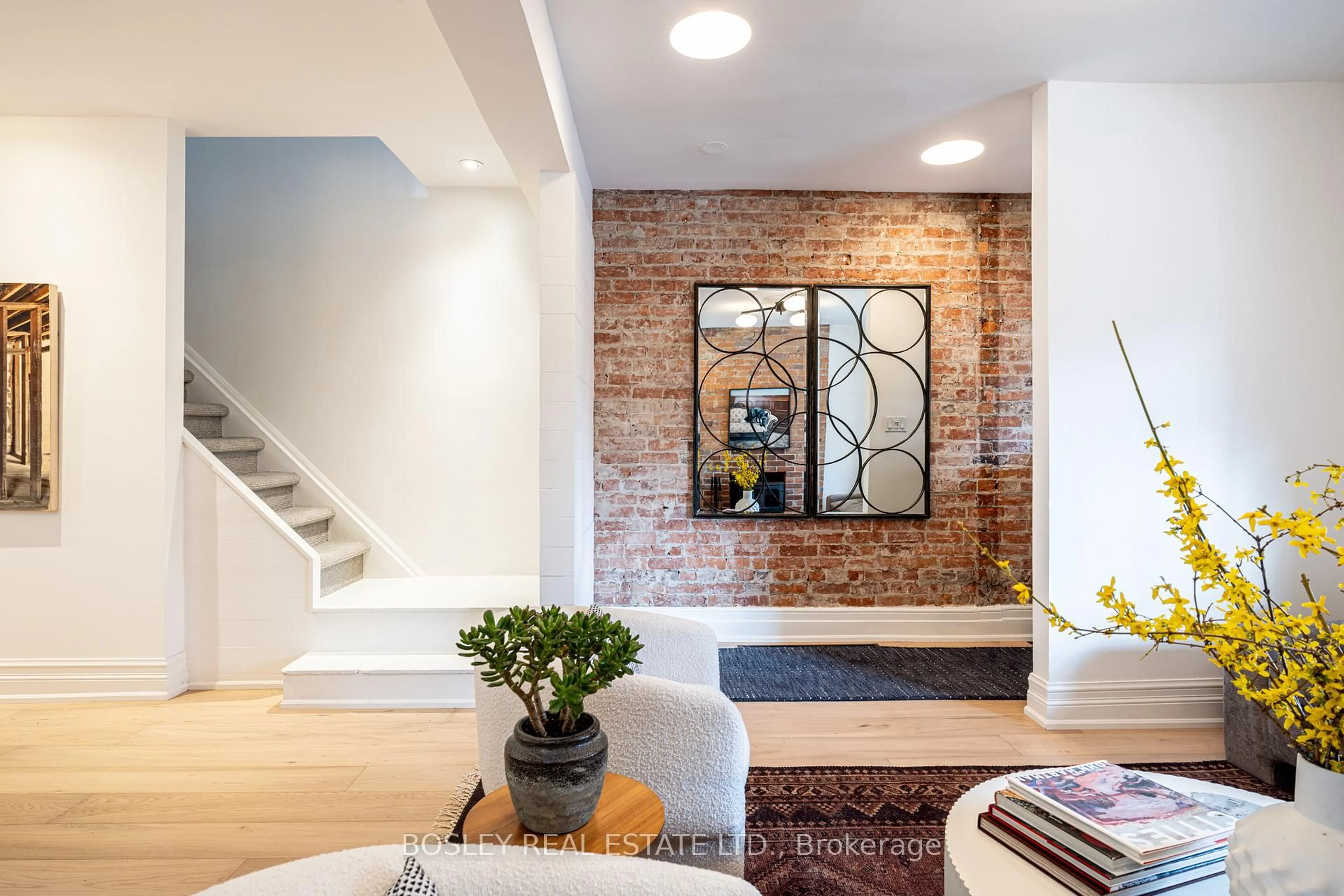 Indoor entryway for 16 Mallon Ave, Toronto Ontario M4M 1P8