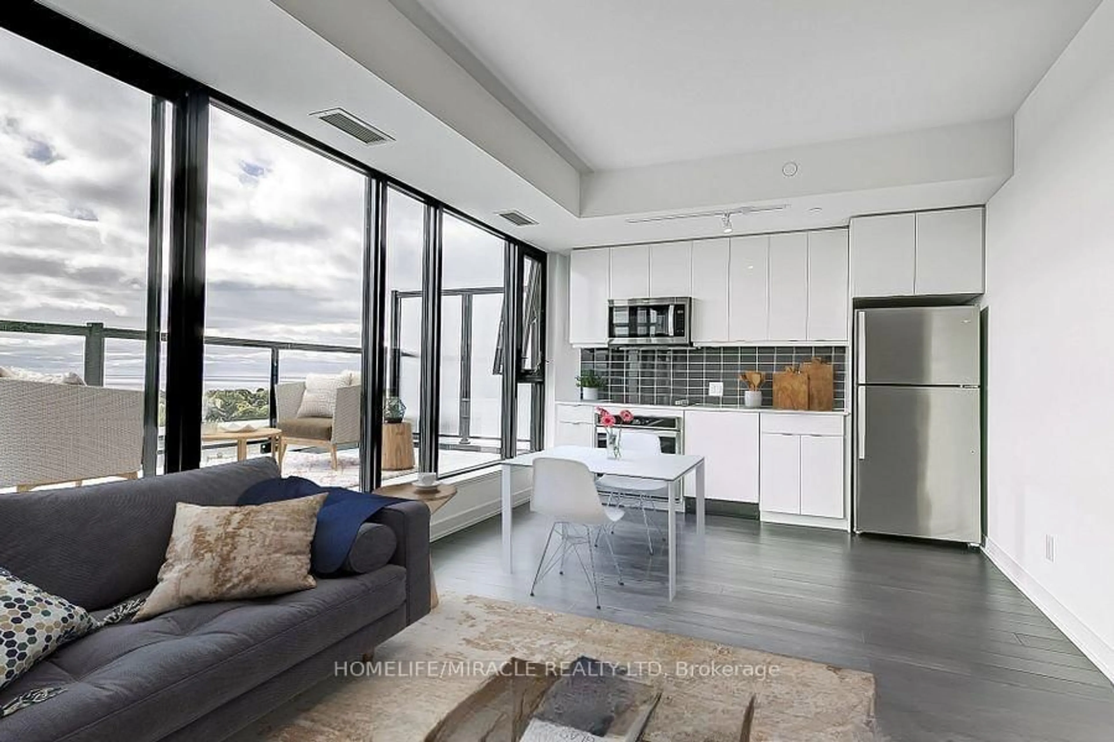 Open concept kitchen, unknown for 2799 Kingston Rd #923, Toronto Ontario M1M 0E3