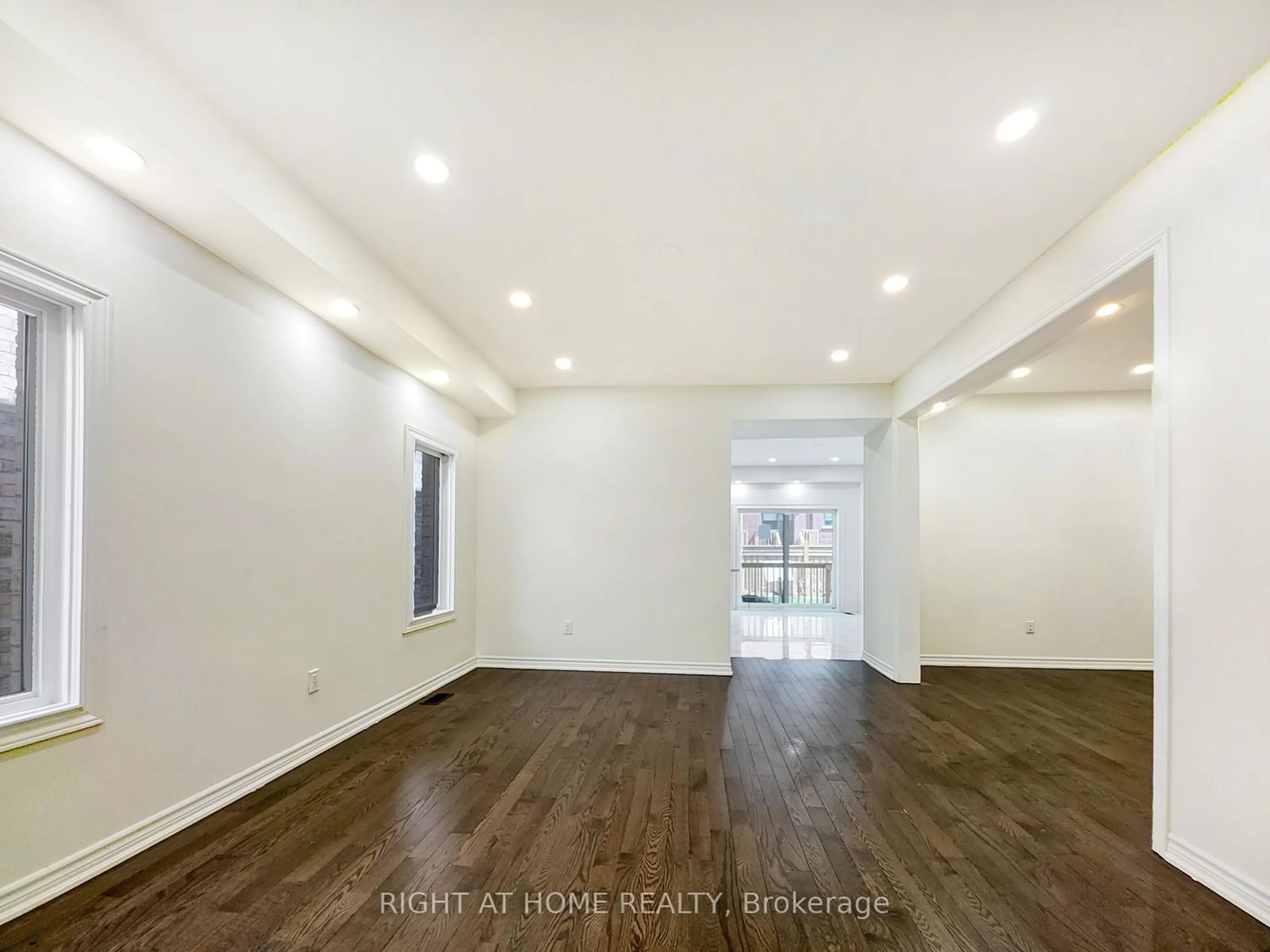 Unknown for 219 Fleetwood Dr, Oshawa Ontario L1K 3E7