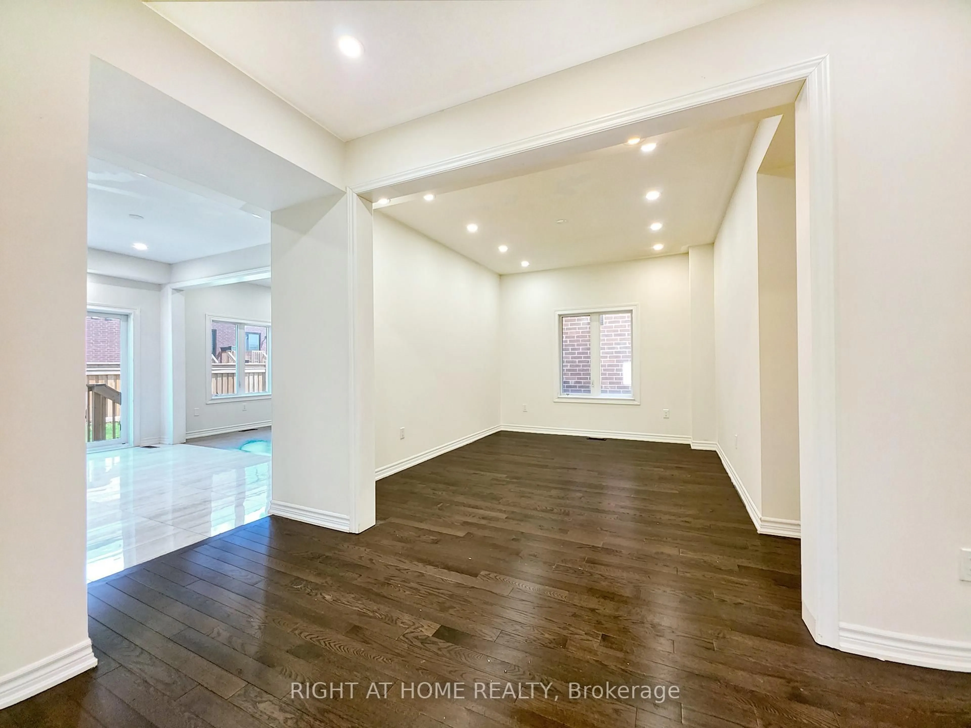 Unknown for 219 Fleetwood Dr, Oshawa Ontario L1K 3E7