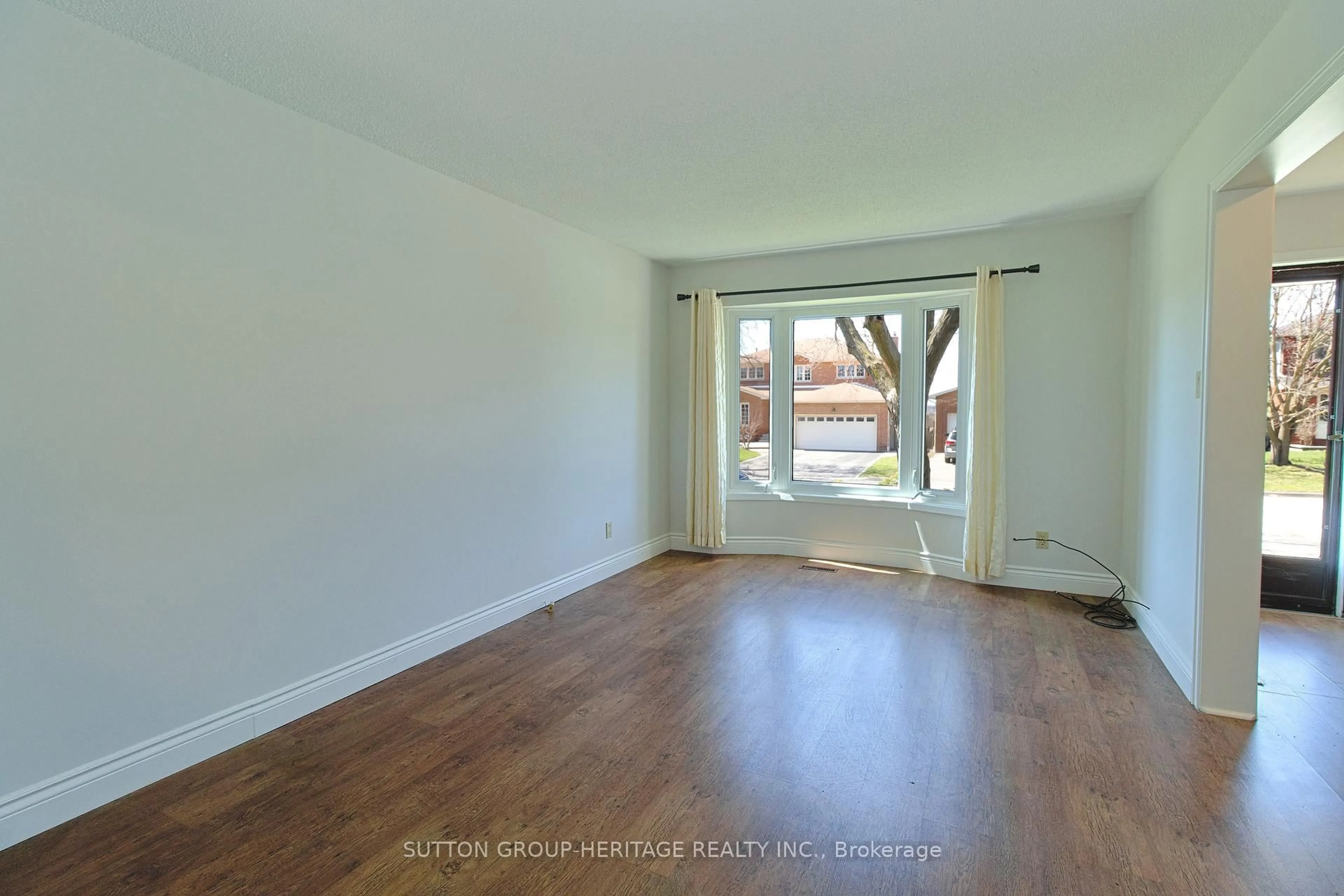 A pic of a room for 159 Melissa Cres, Whitby Ontario L1N 8G6