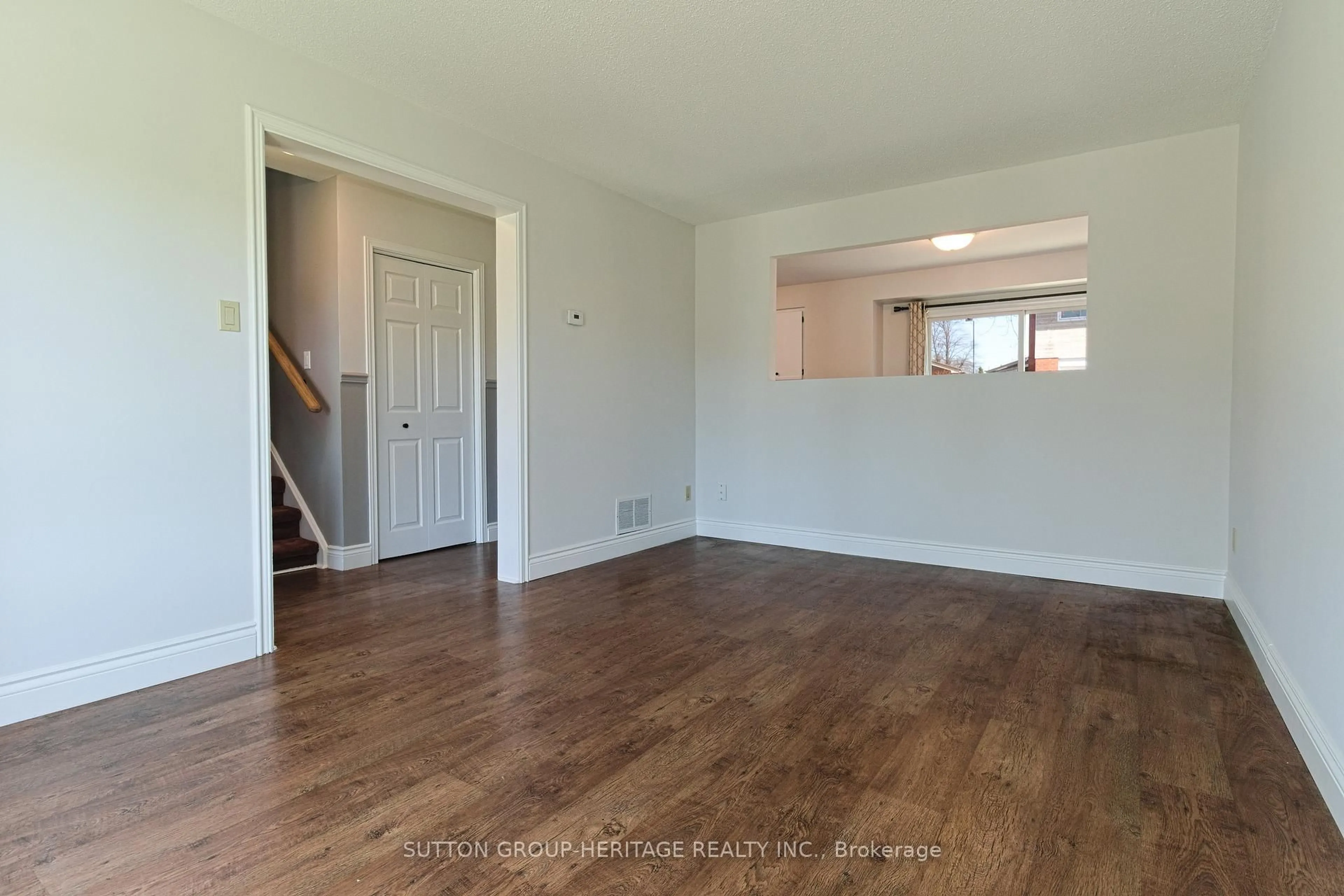 A pic of a room for 159 Melissa Cres, Whitby Ontario L1N 8G6