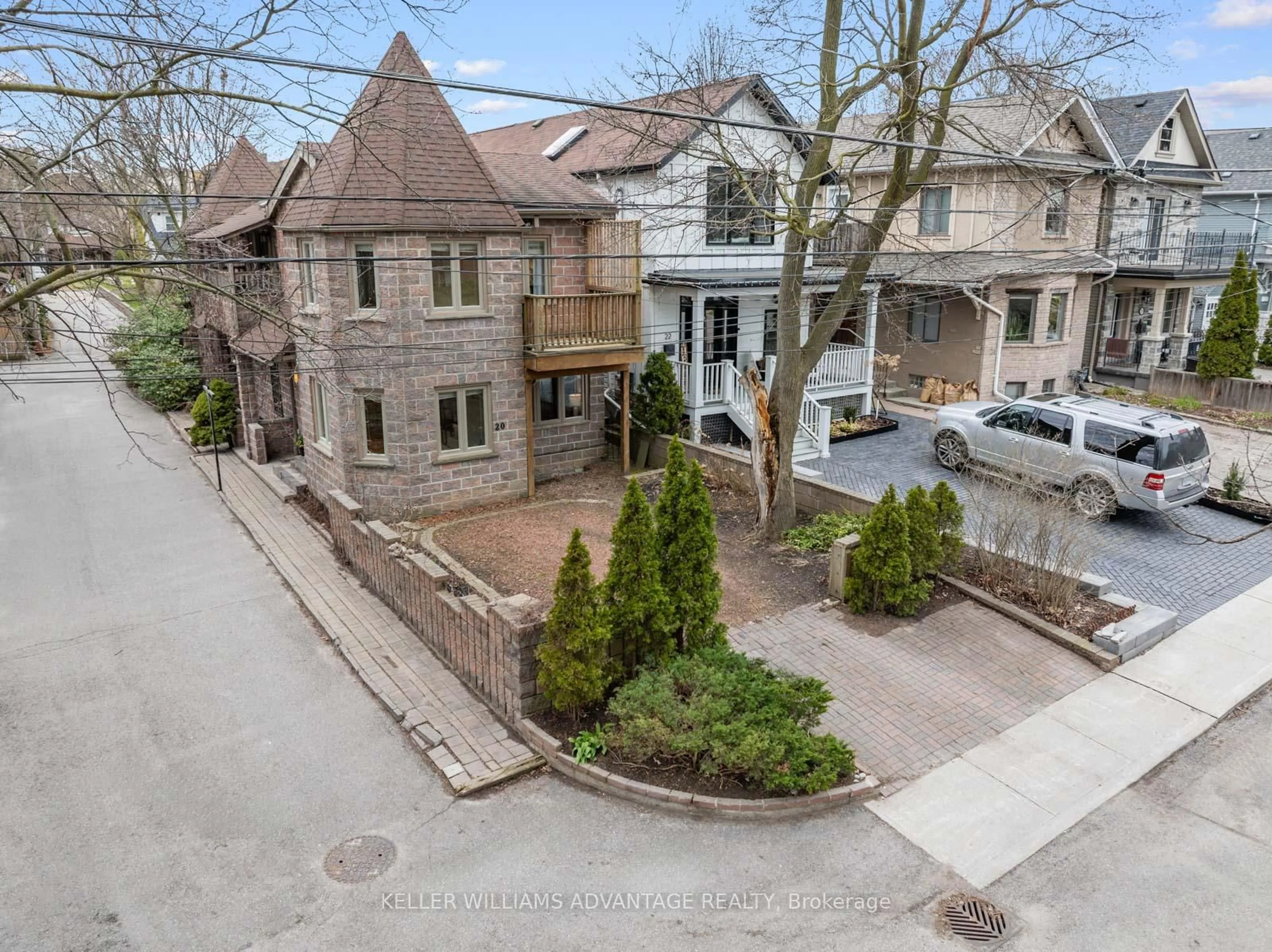 A pic from outside/outdoor area/front of a property/back of a property/a pic from drone, street for 20 Birchmount Rd, Toronto Ontario M1N 3J4